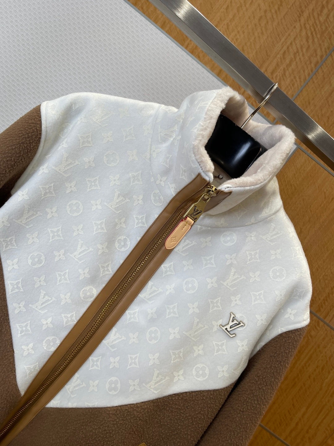 LOU JACKET