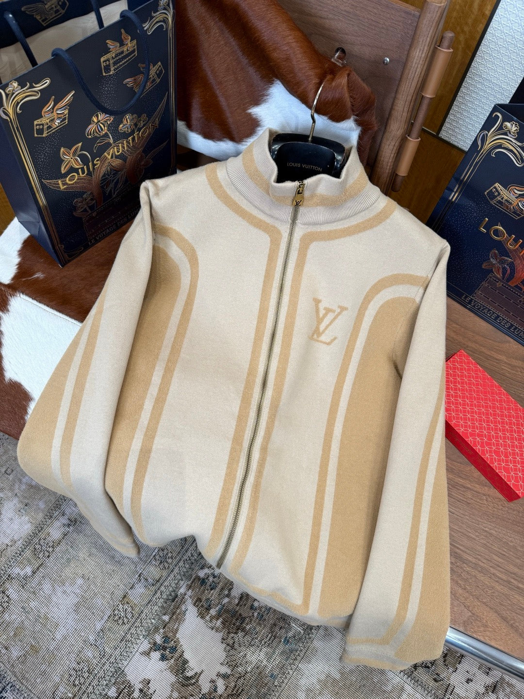 LOU ZIP CARDIGAN