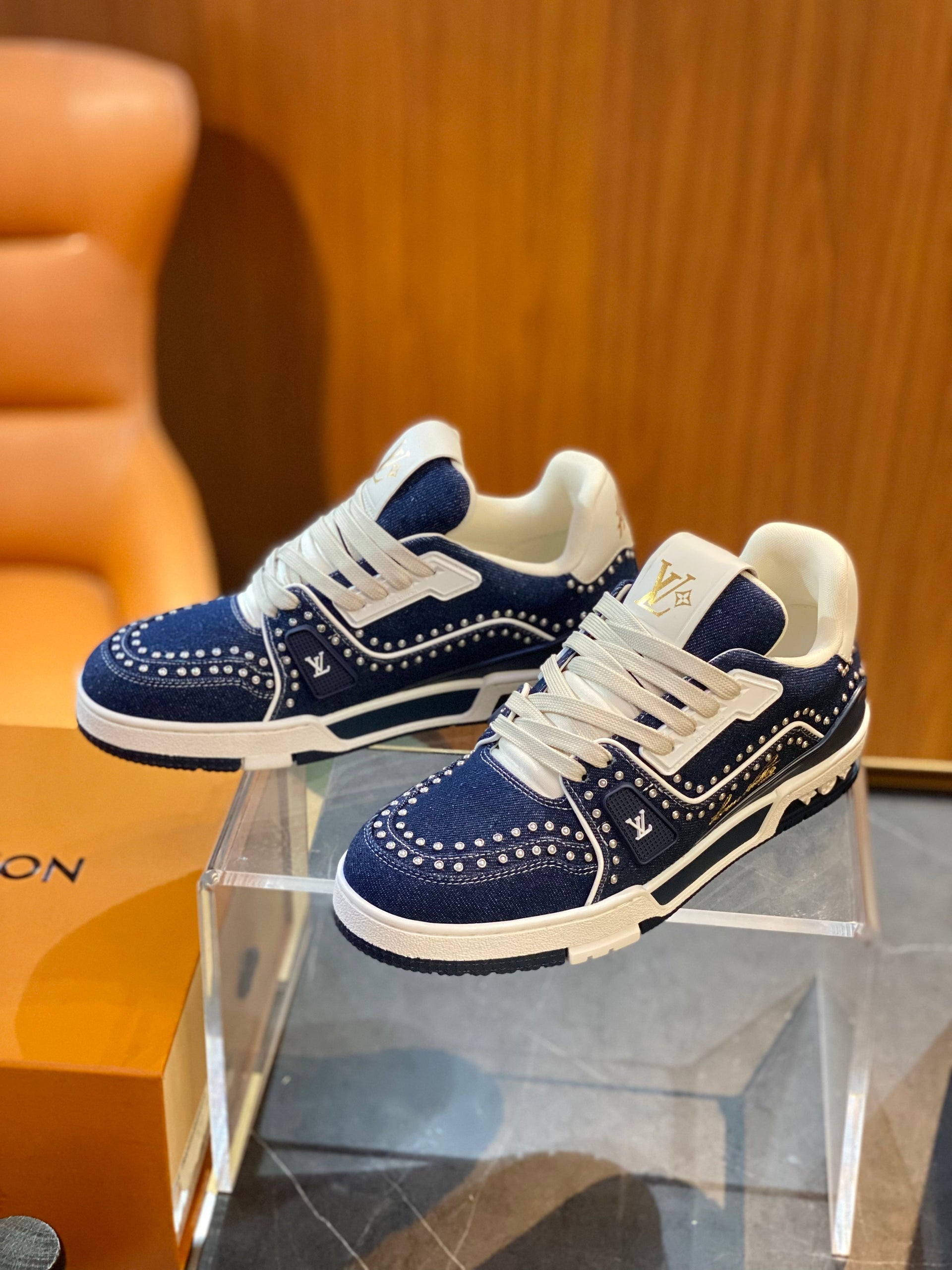 LOU TRAINERS