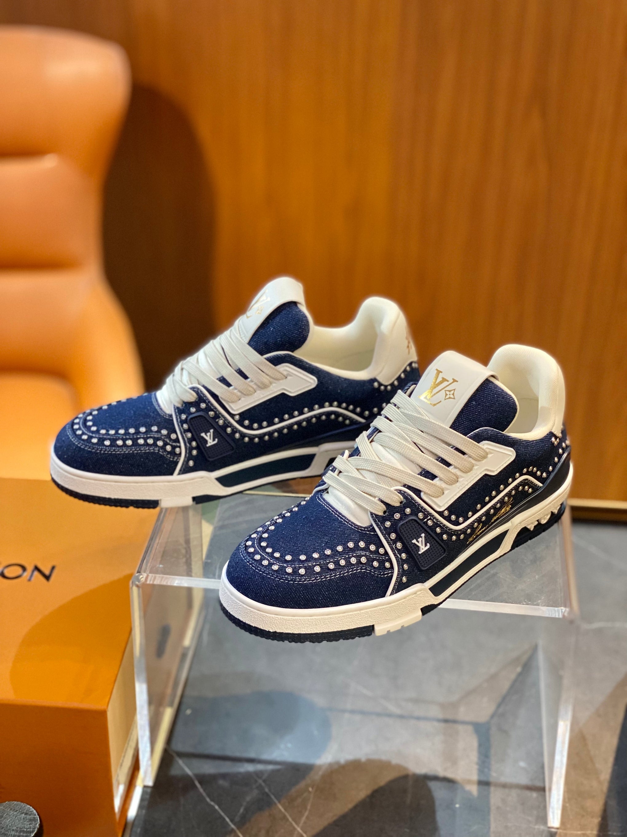 LOU TRAINERS