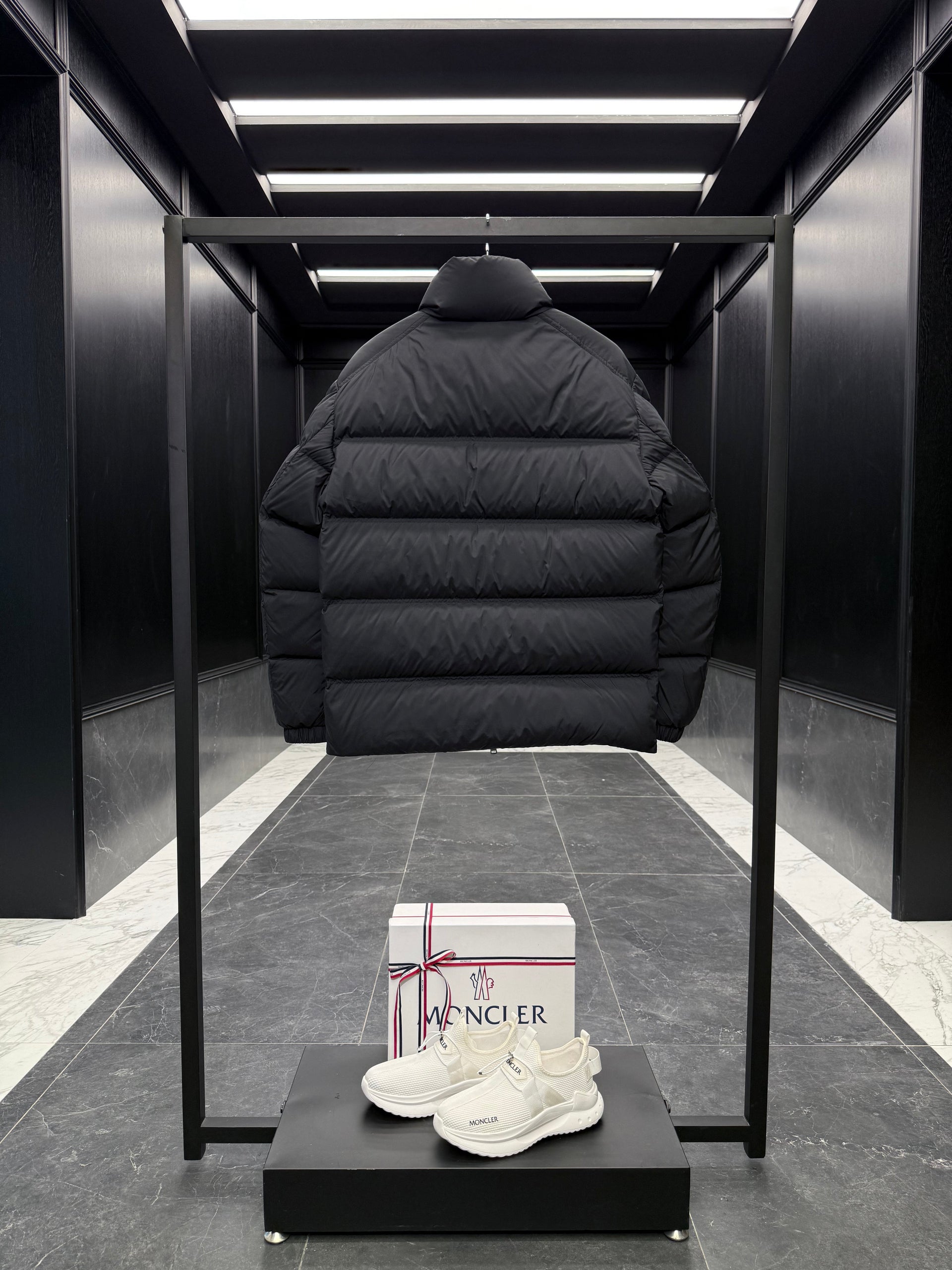 MONC BOUVAQUE JACKET