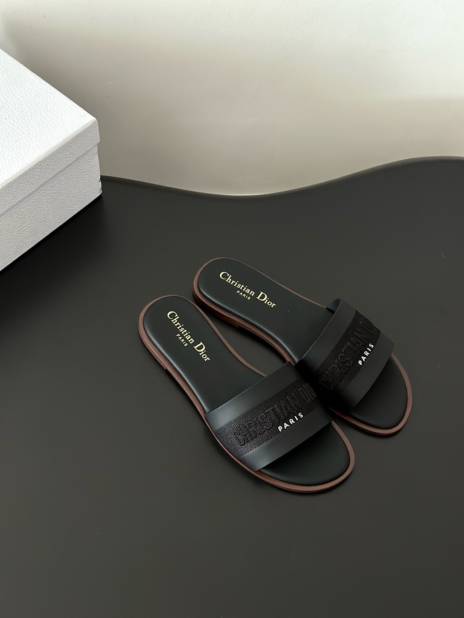 CD SANDALS