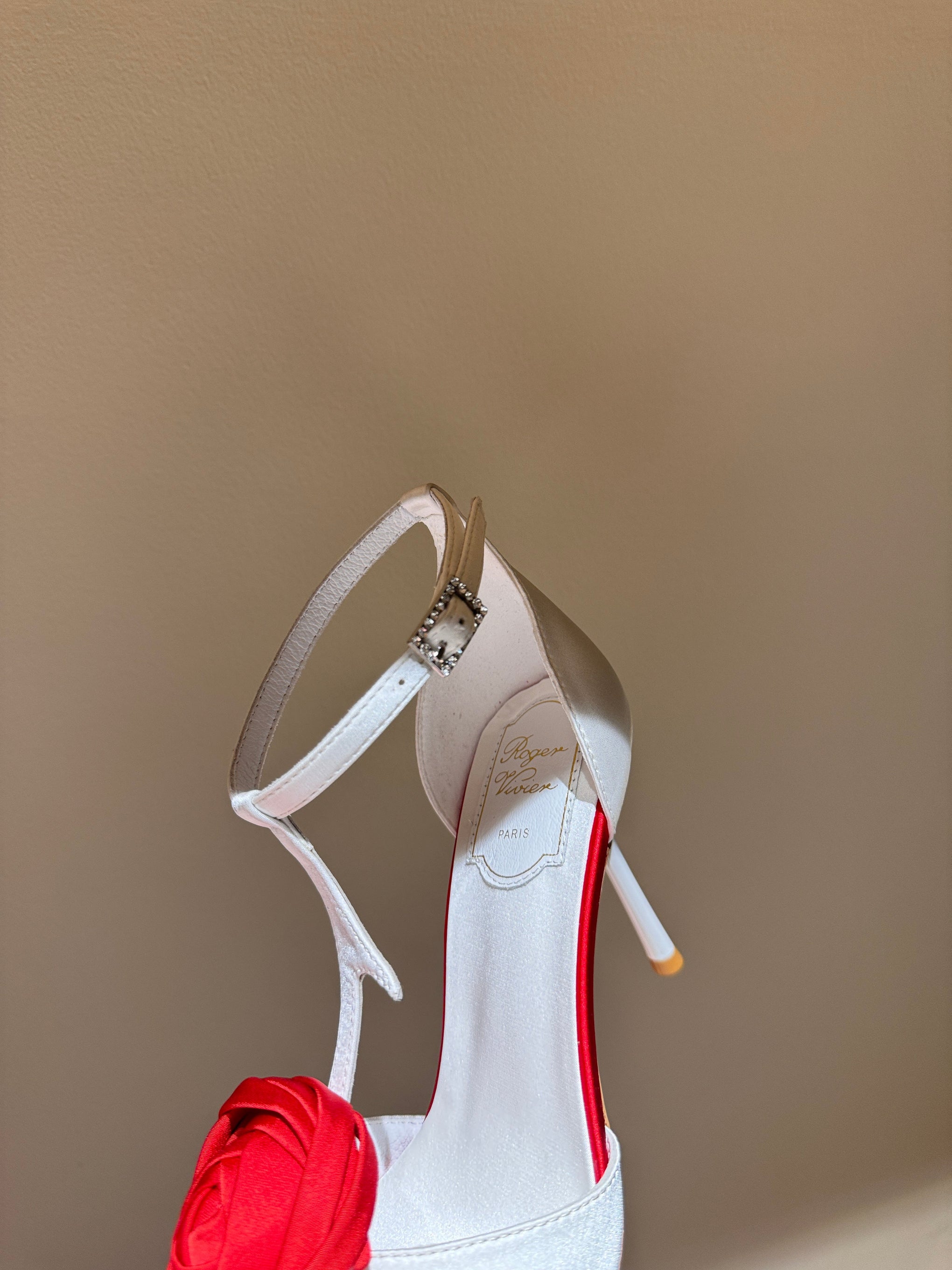 ROGER V HEELS