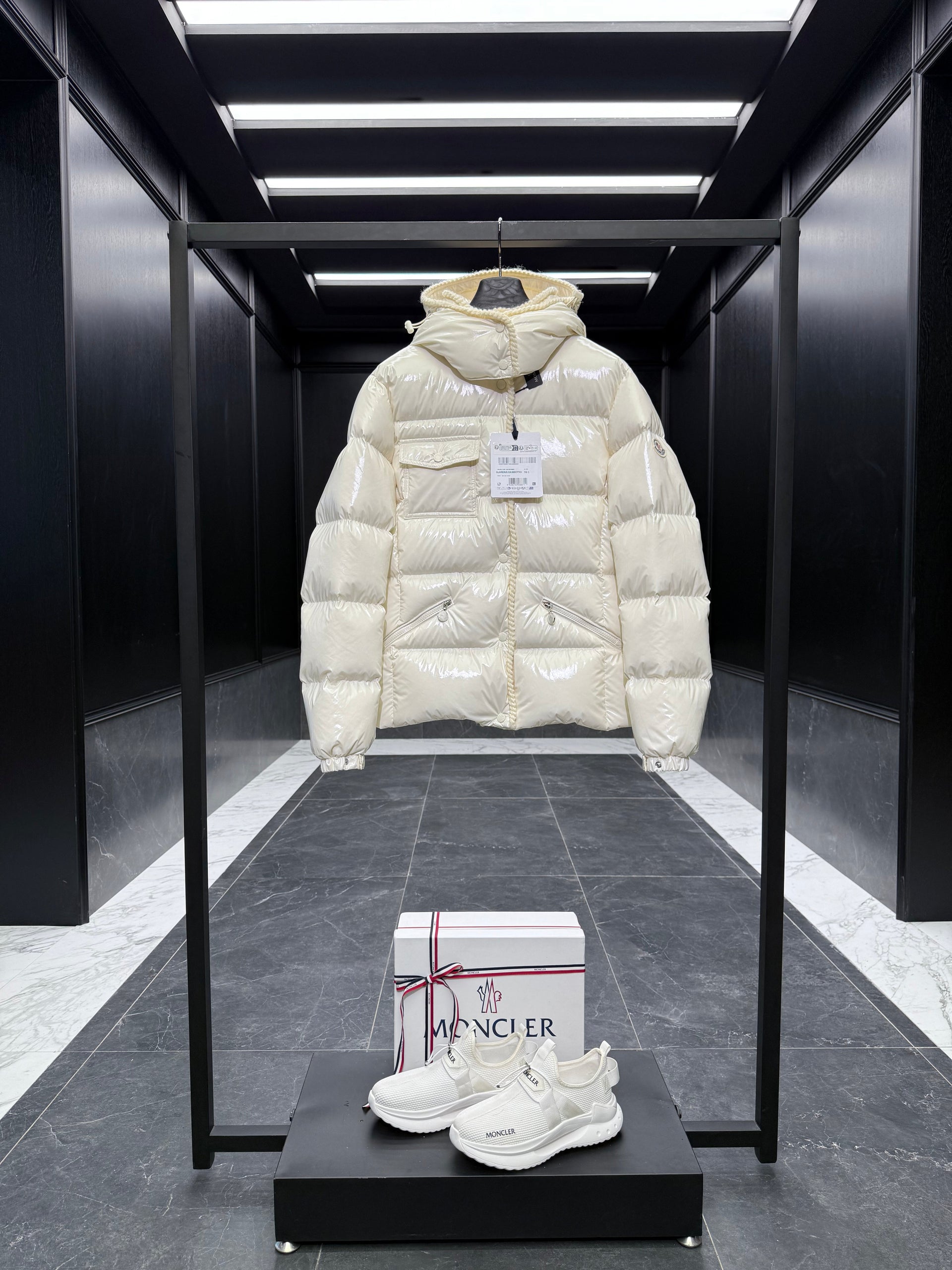 MONC GLAREINS JACKET