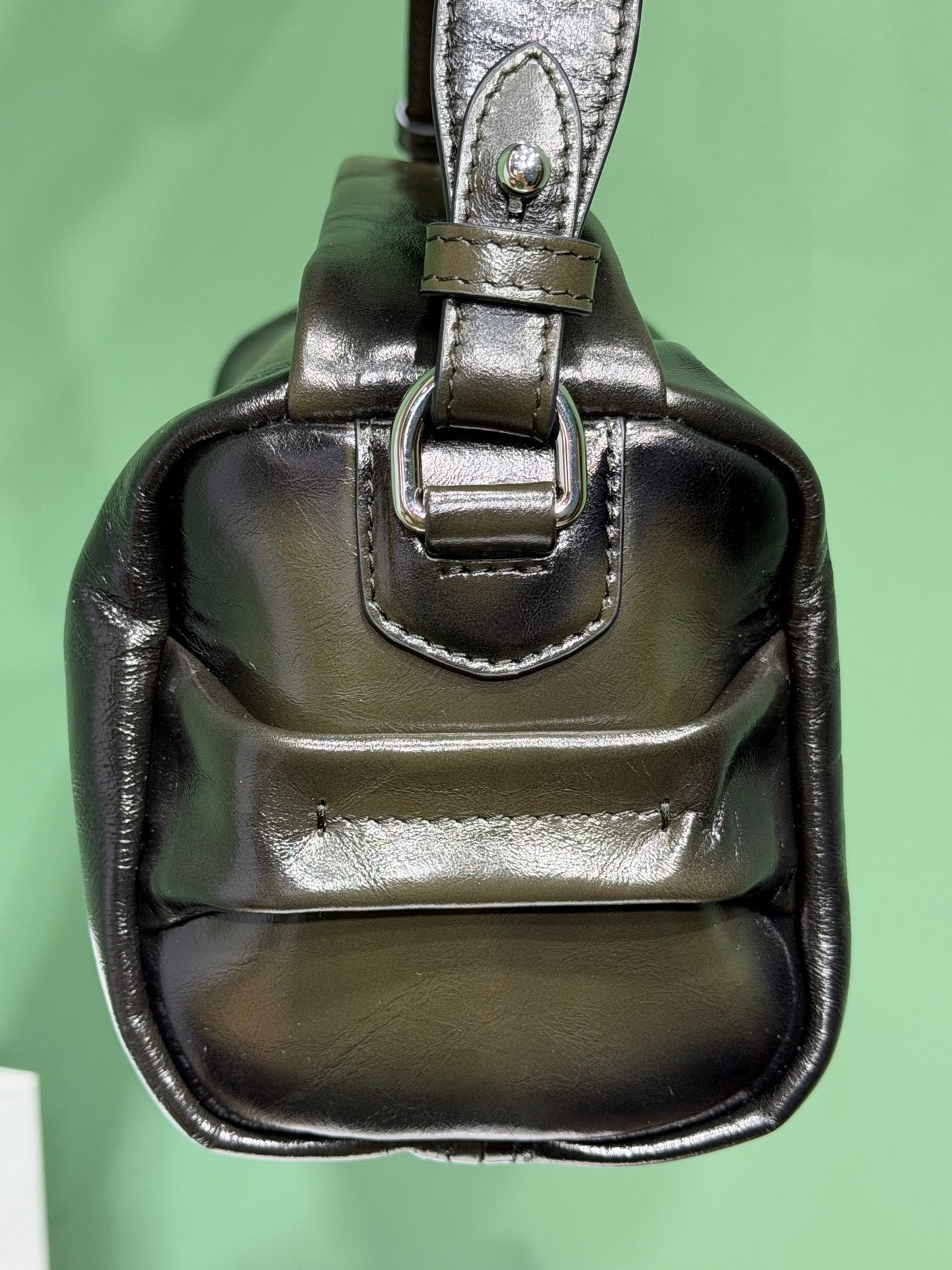 PD ANTIQUED SHOULDER BAG