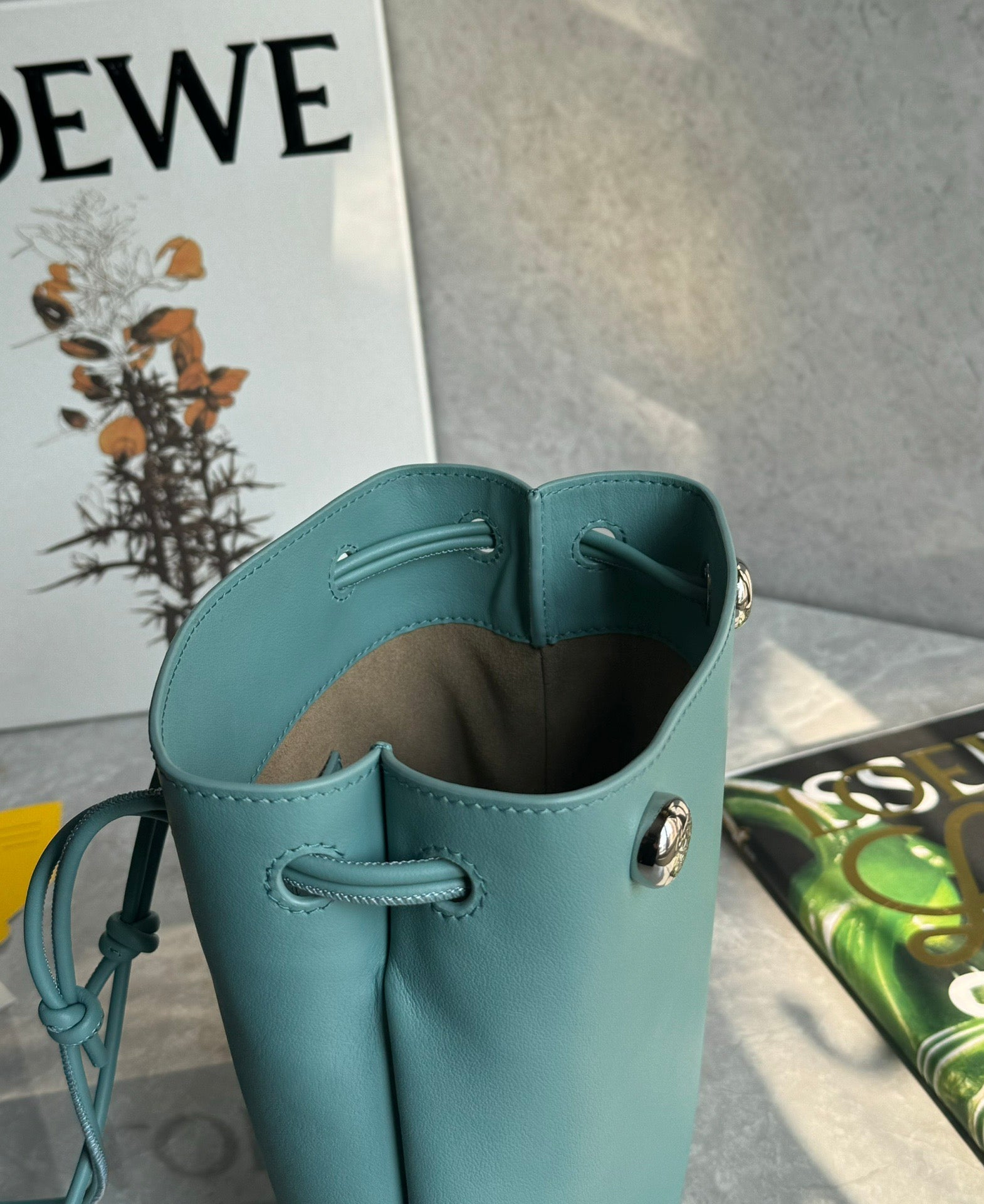 LOEW PEBBLE POUCH