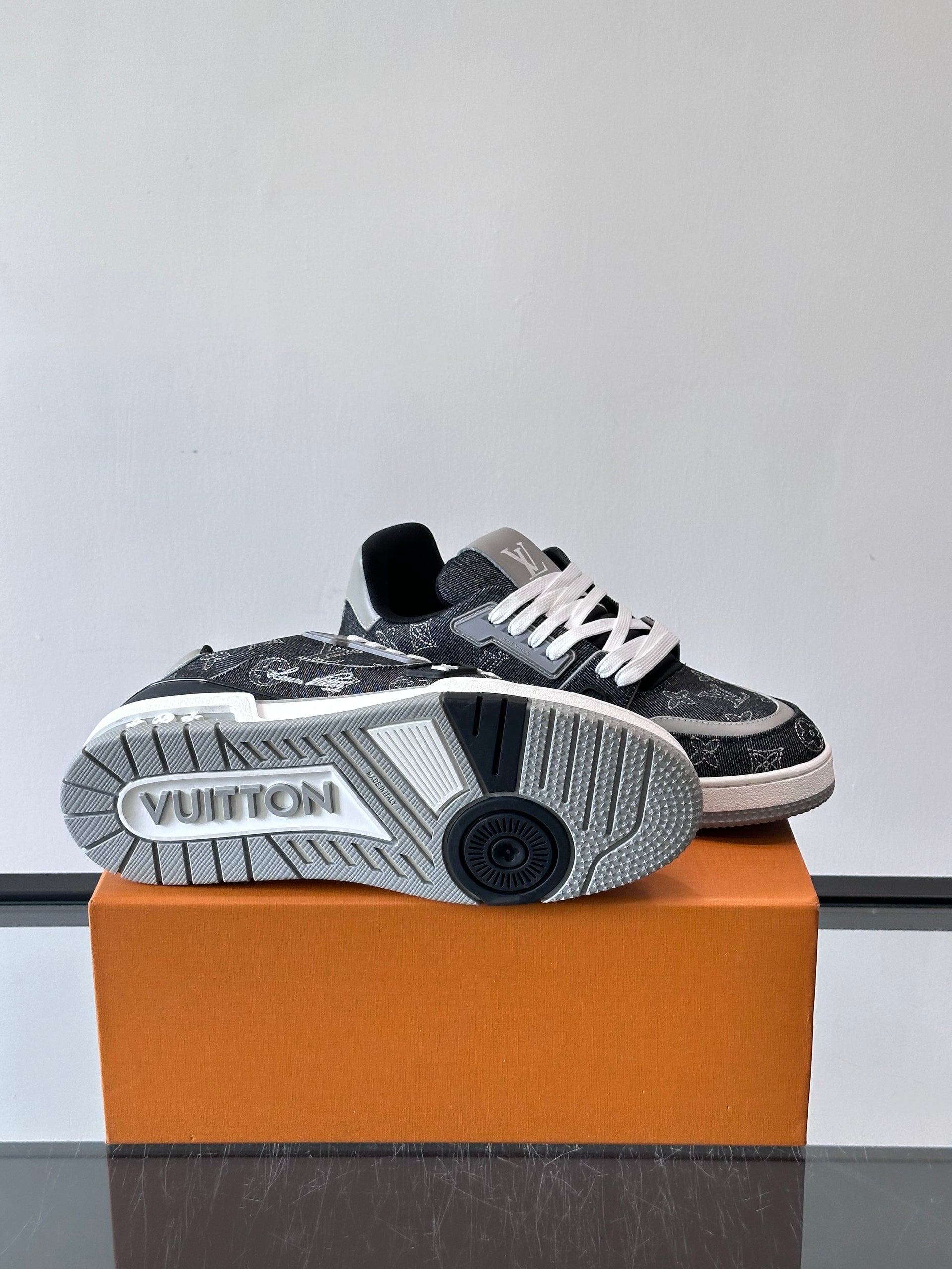 LOU TRAINERS