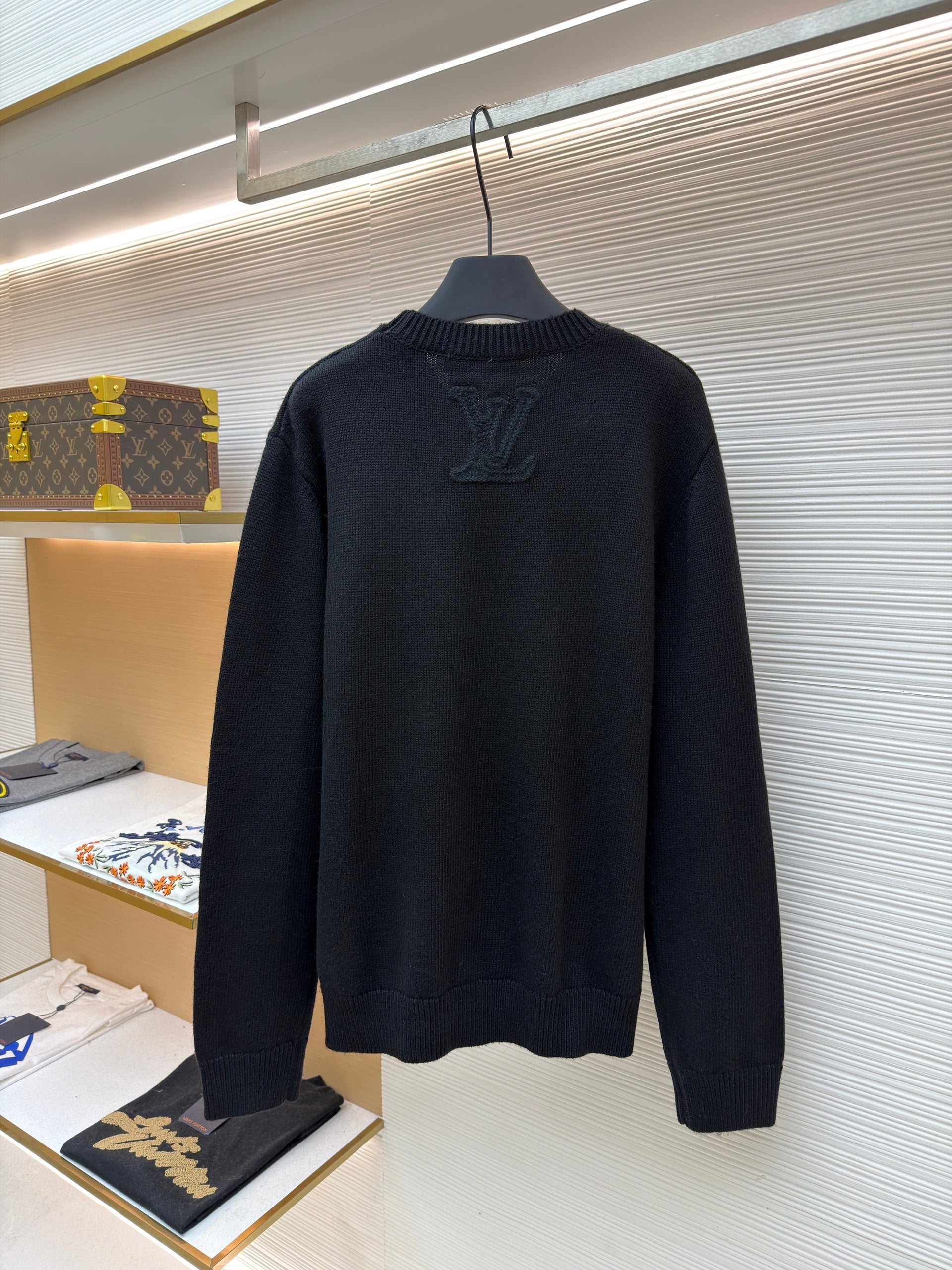 LOU JUMPER