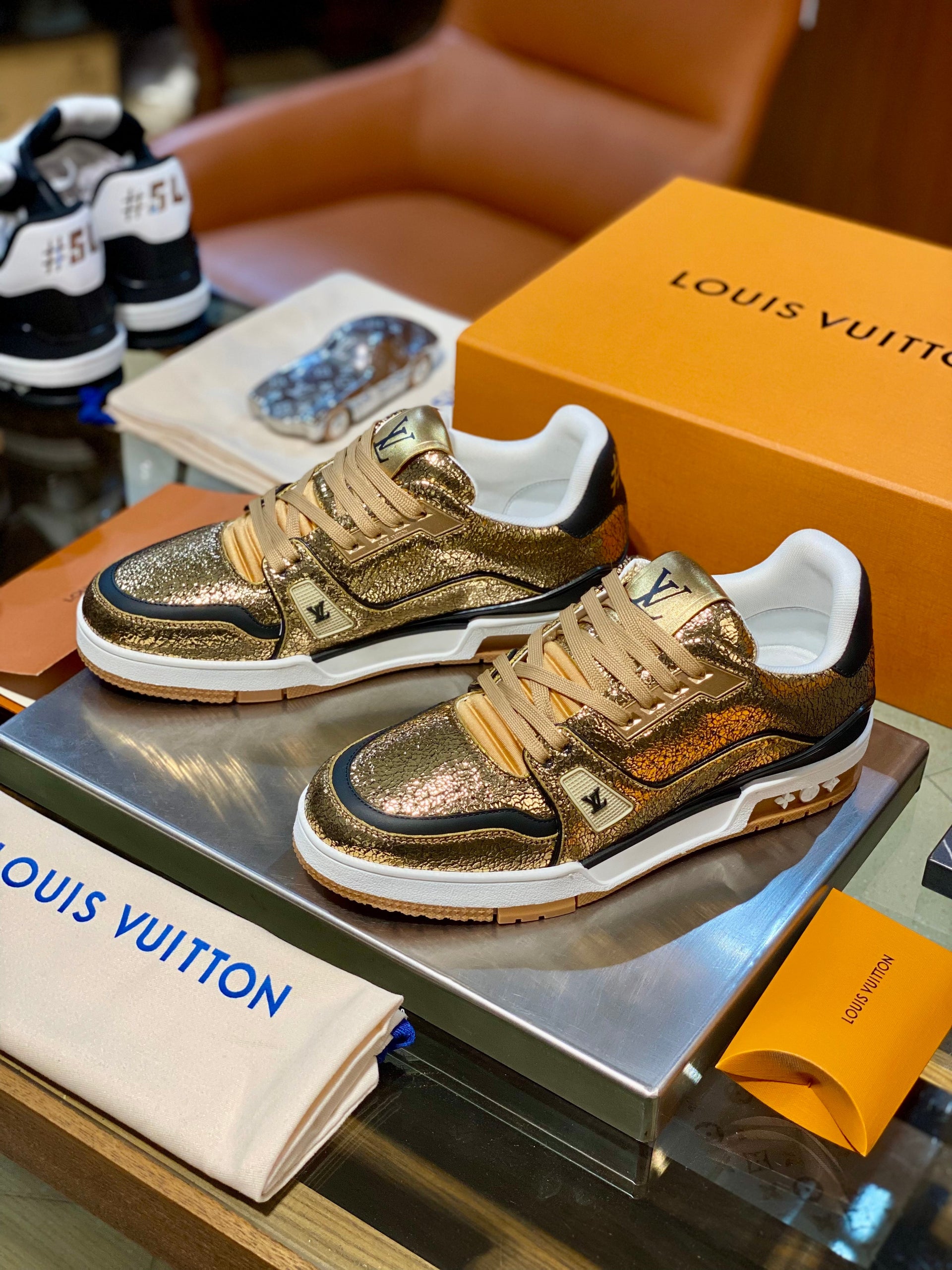 LOU TRAINERS