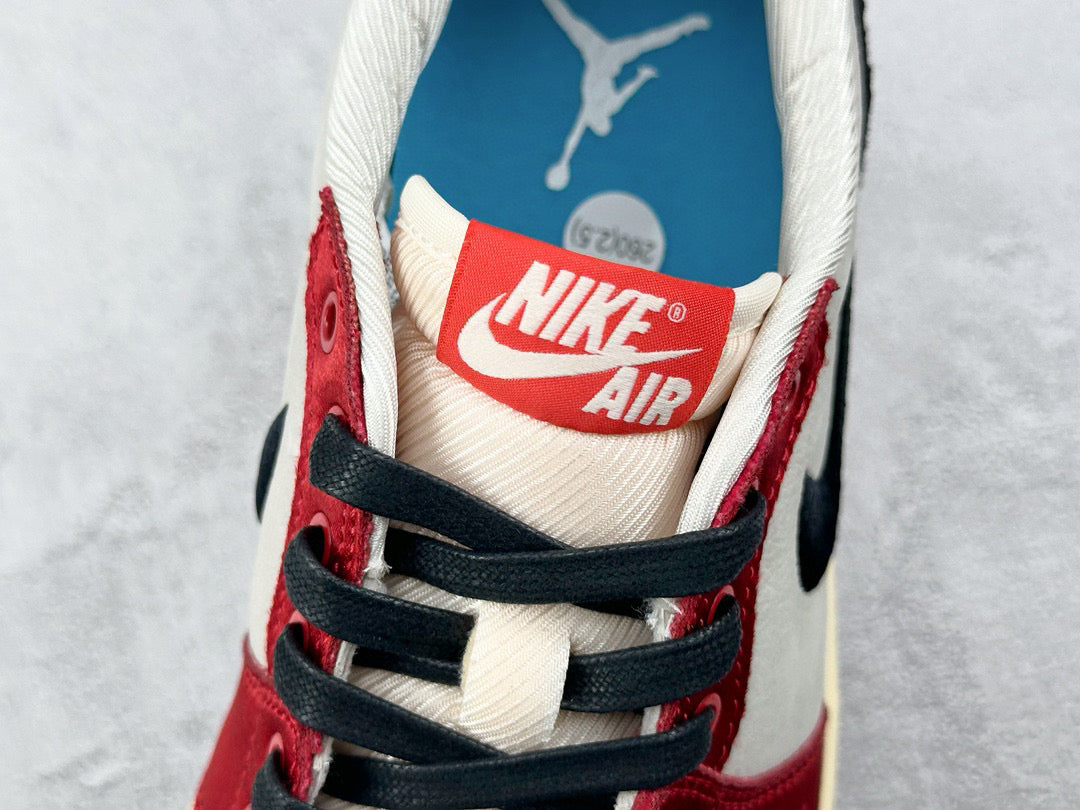 JORDAN 1 RETRO LOW OG TROPHY ROOM AWAY