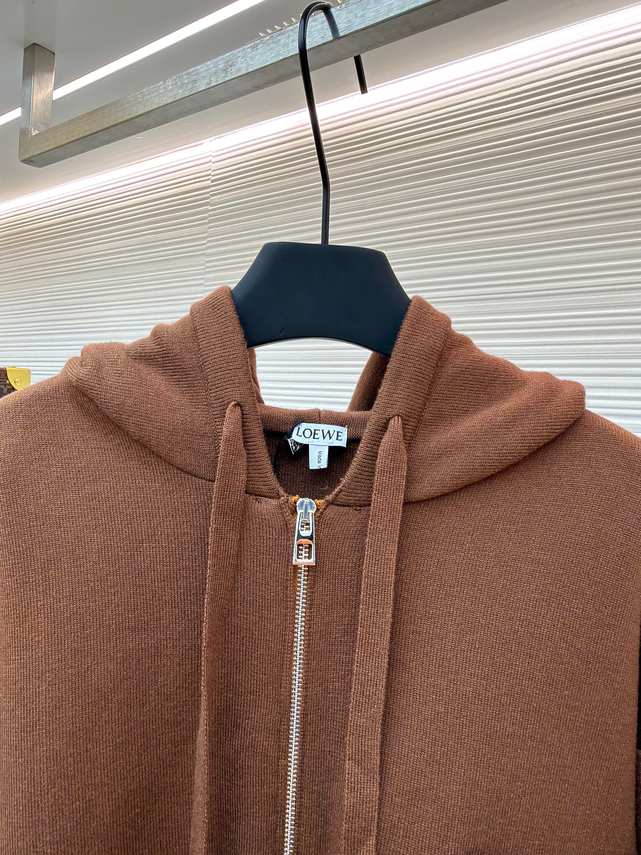 LOEW ZIP HOODIE