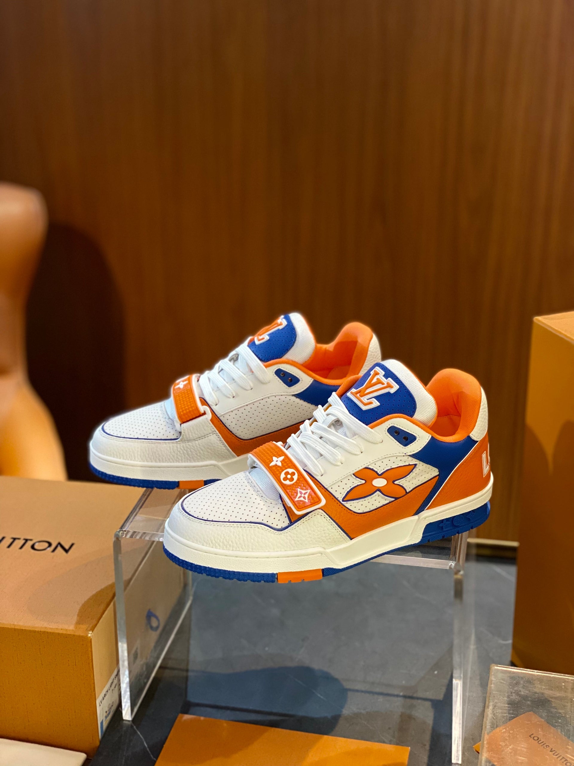 LOU TRAINERS