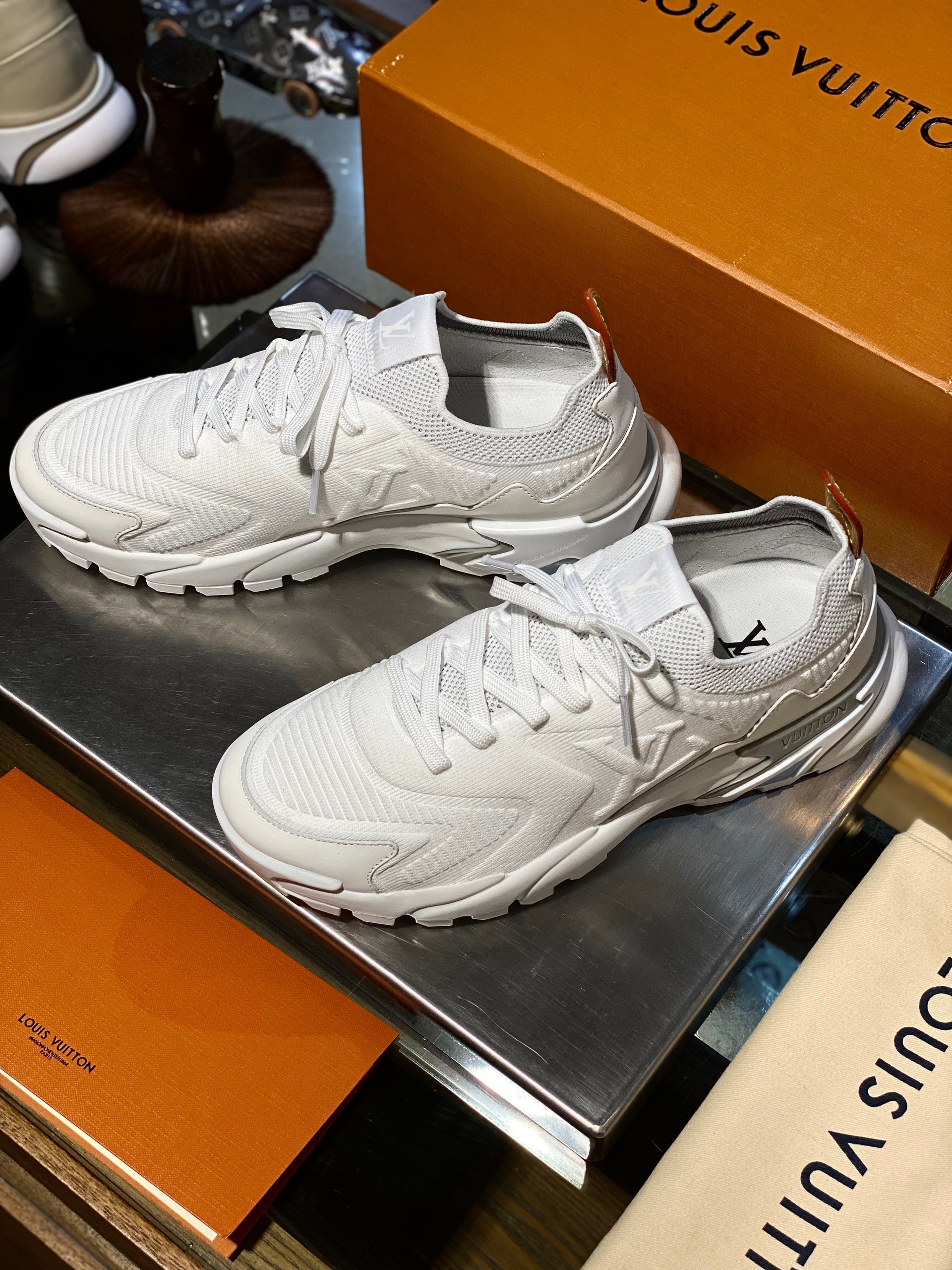 LOU RUNNER TATIC TRAINERS