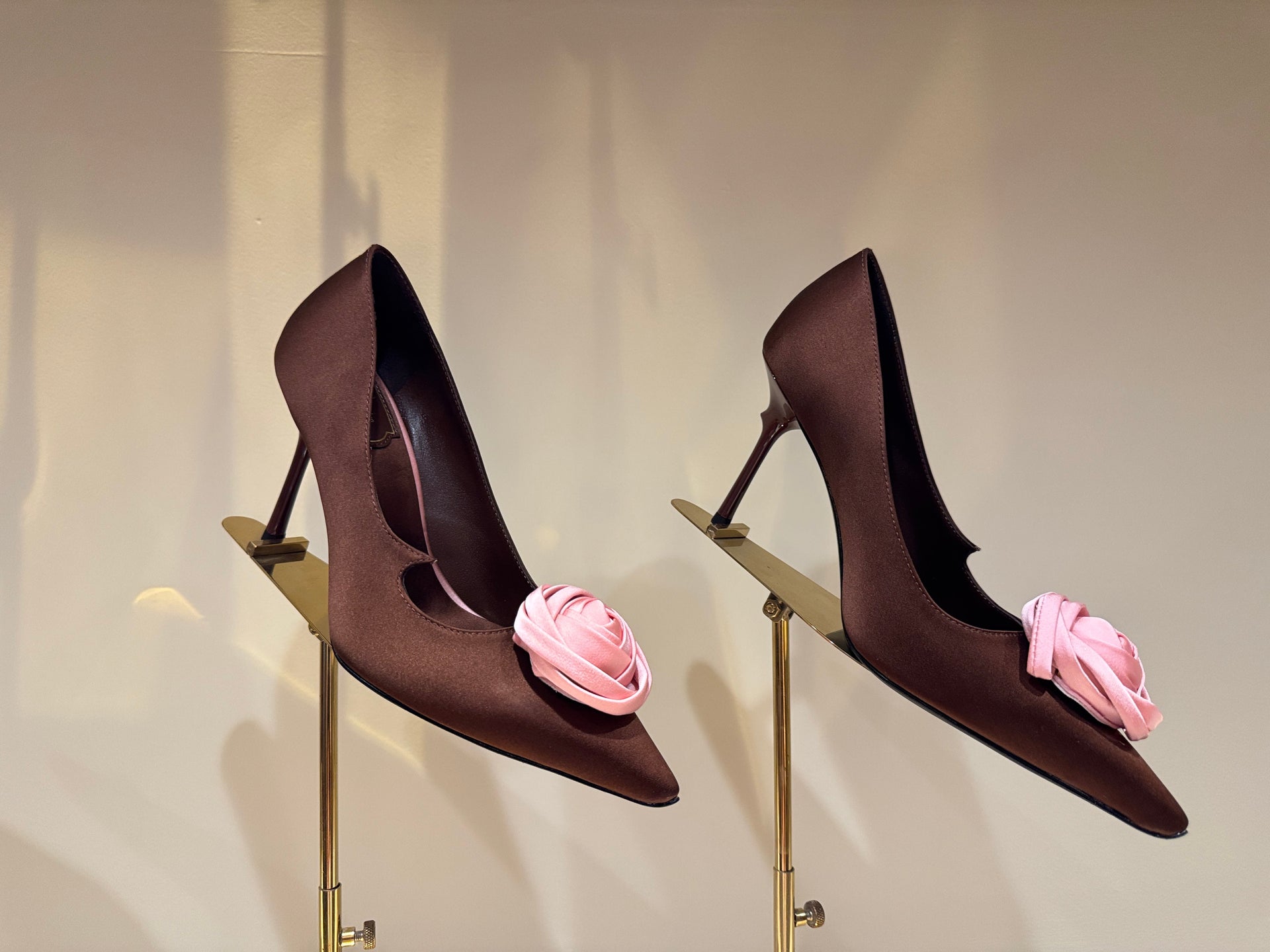ROGER V HEELS