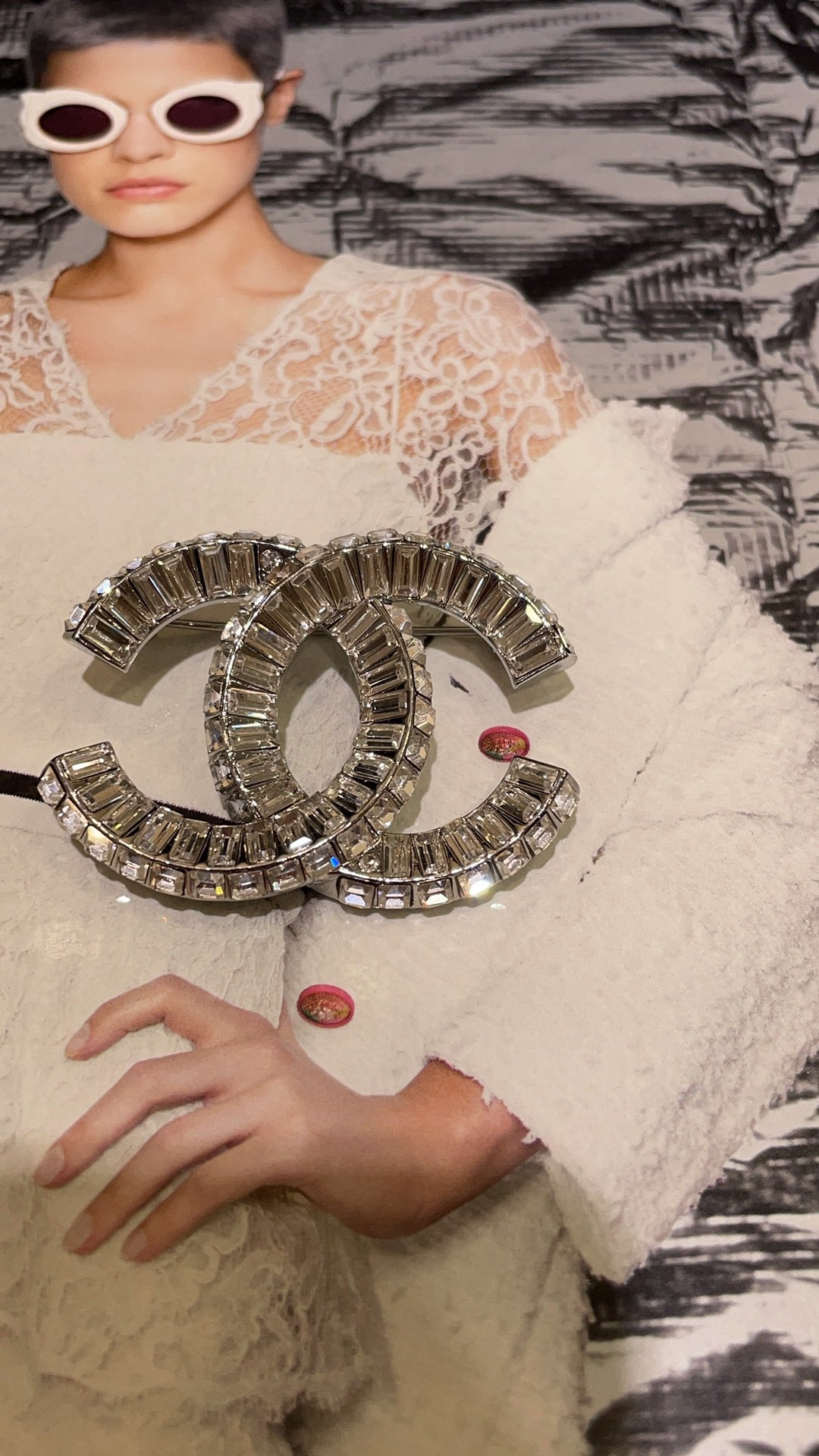 CC BROOCHE