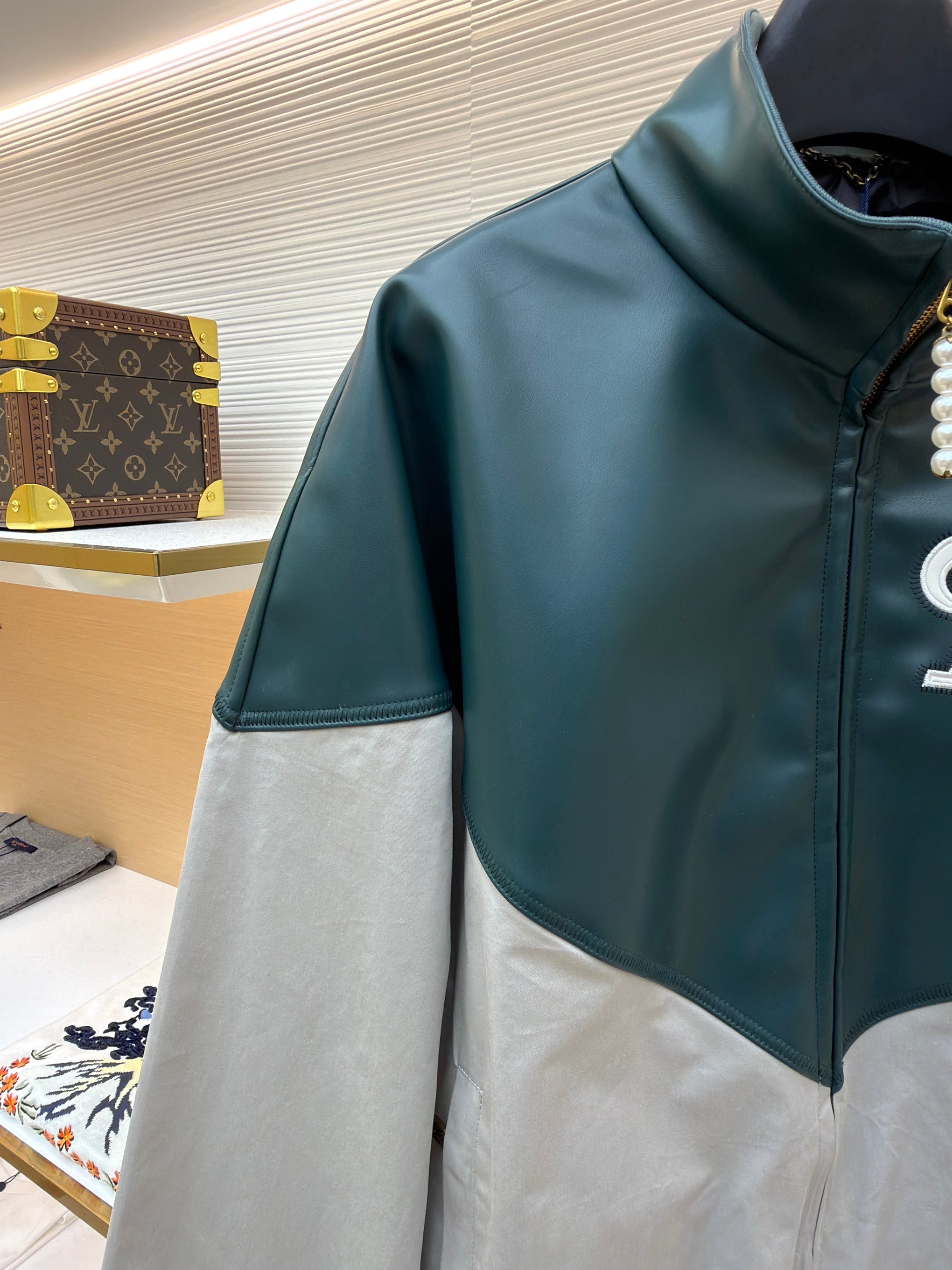 LOU JACKET