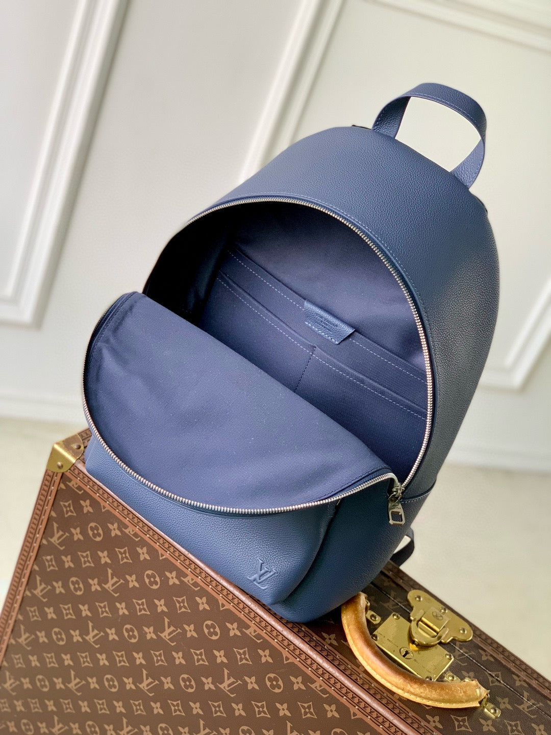 LOU DISCOVERY BACKPACK