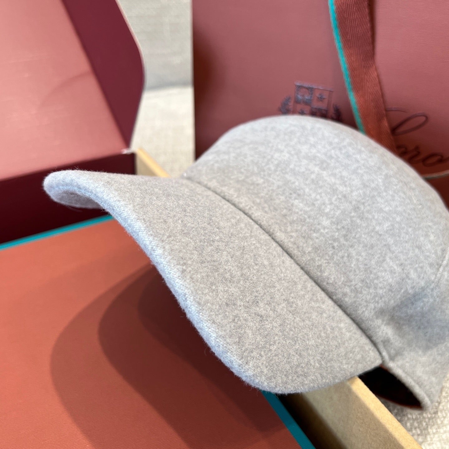 LORO P CASHMERE CAP