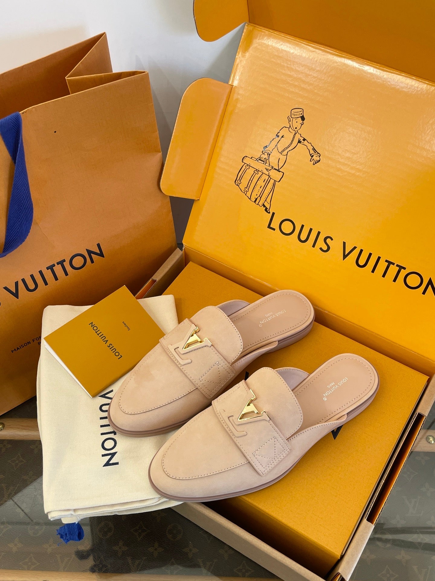 LOU MULES