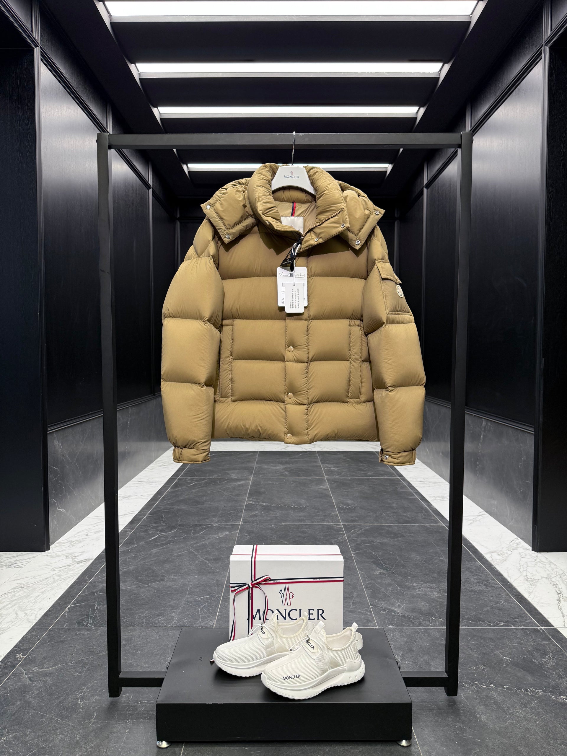 MONC MAYA JACKET