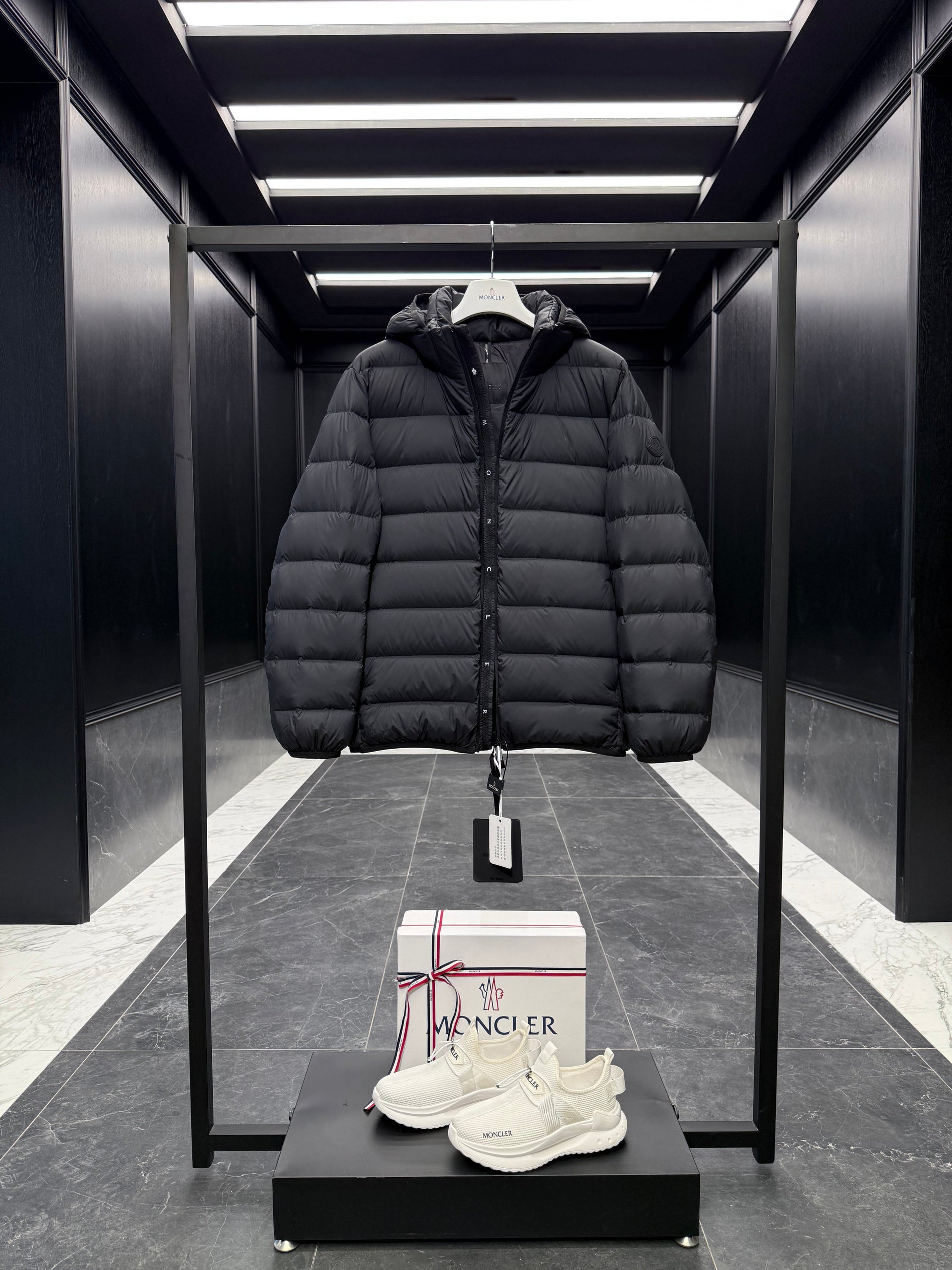 MONC JELUZ JACKET