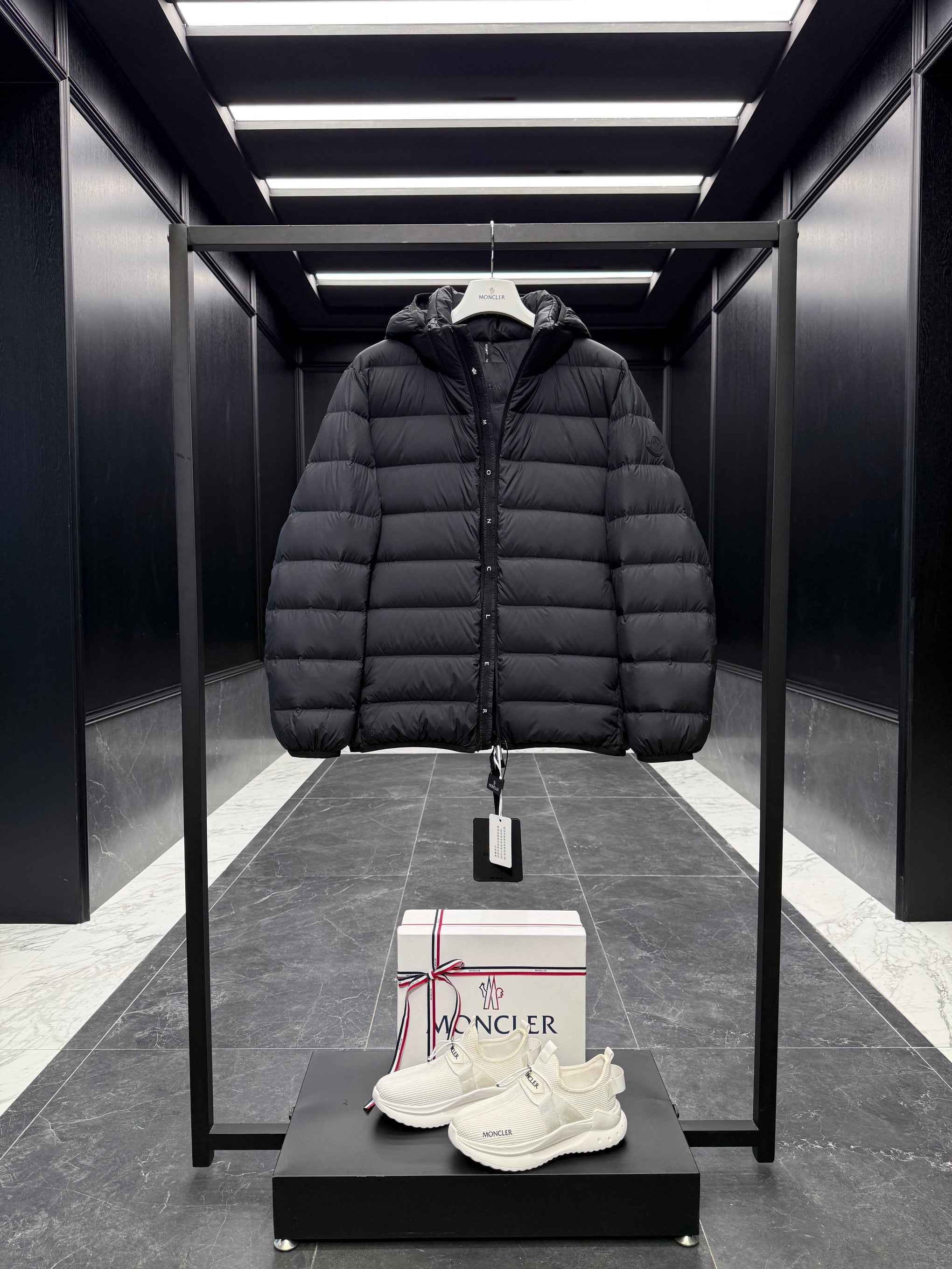 MONC JELUZ JACKET