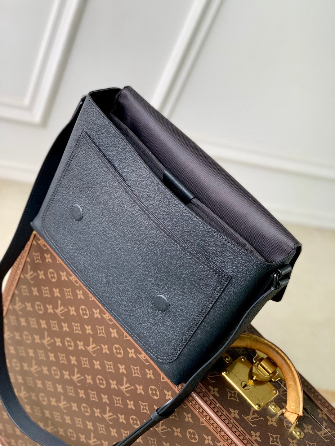 LOU SPEED MESSENGER BAG