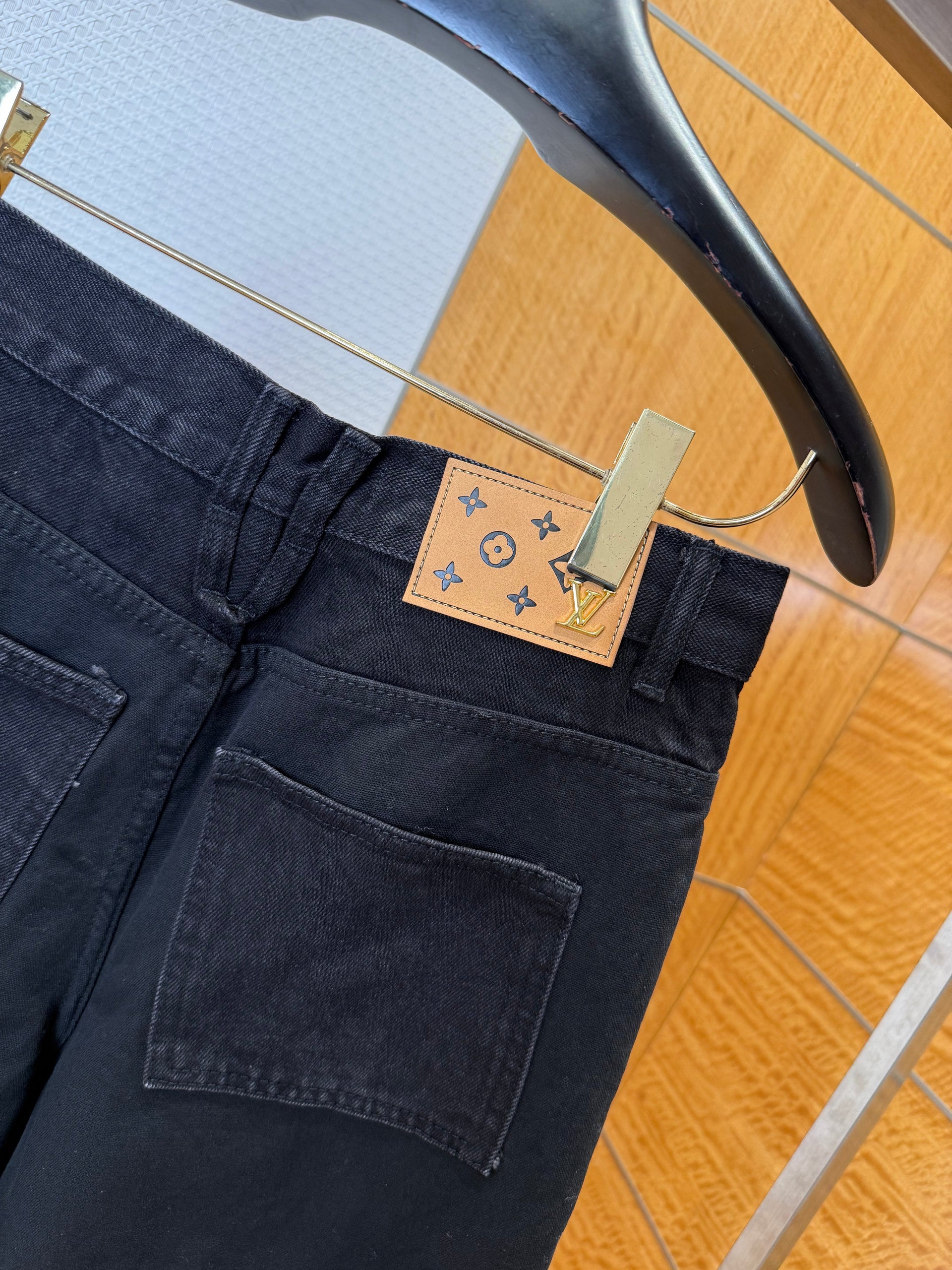 LOU JEANS