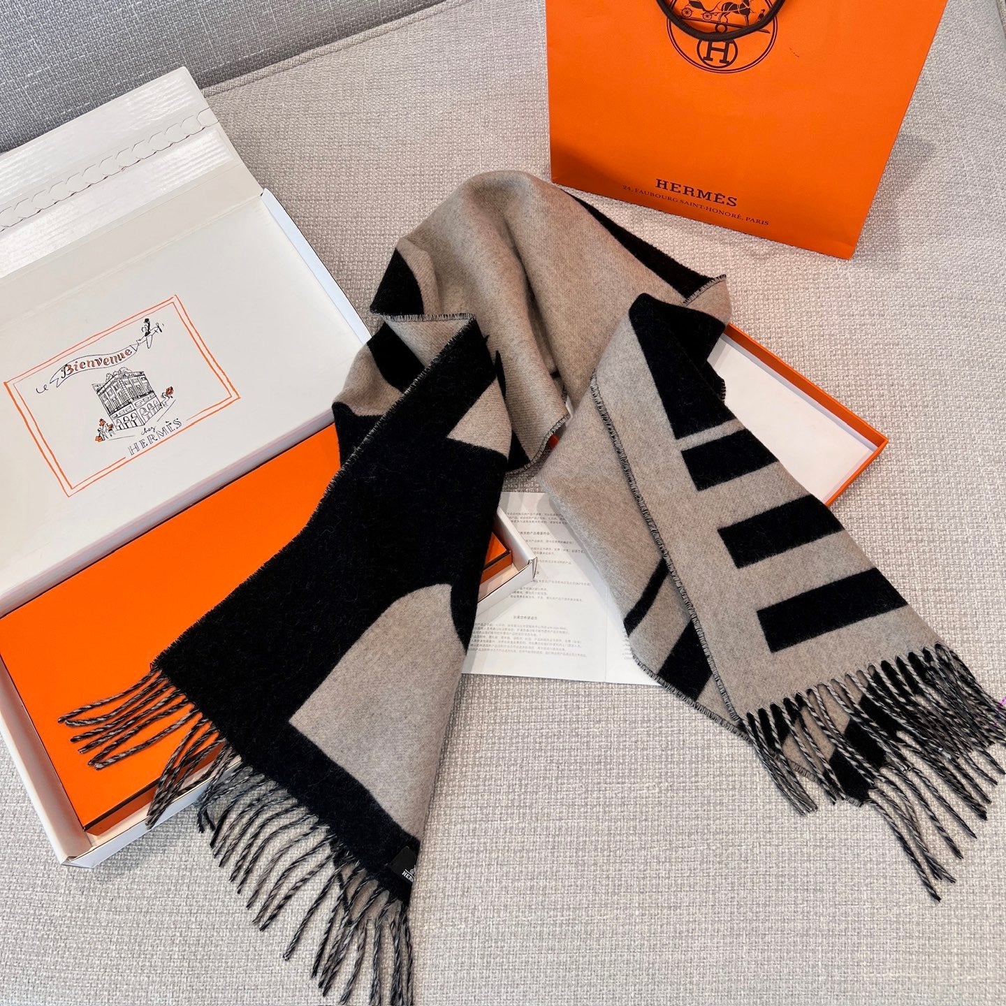 HERM SCARF