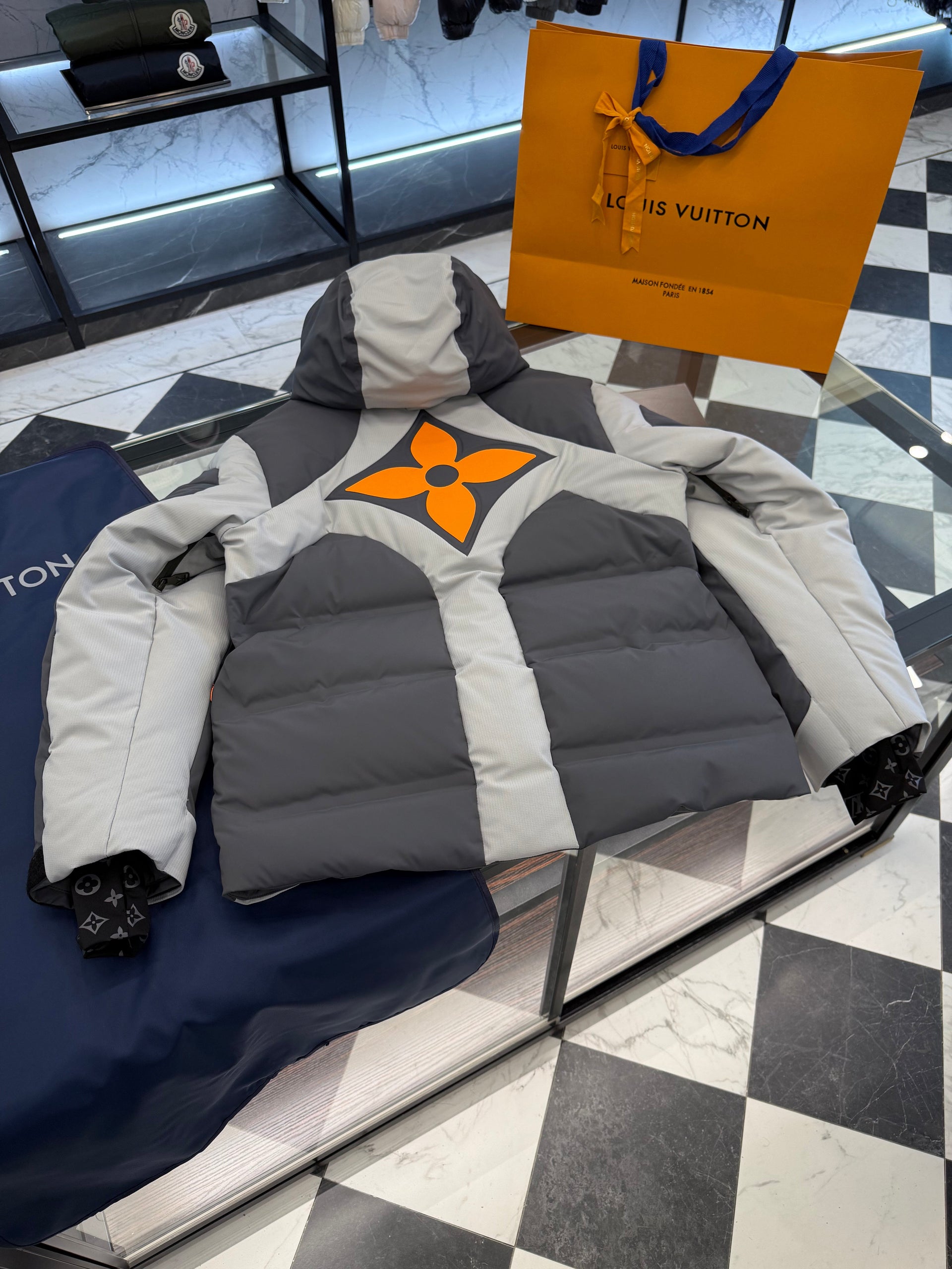 LOU JACKET