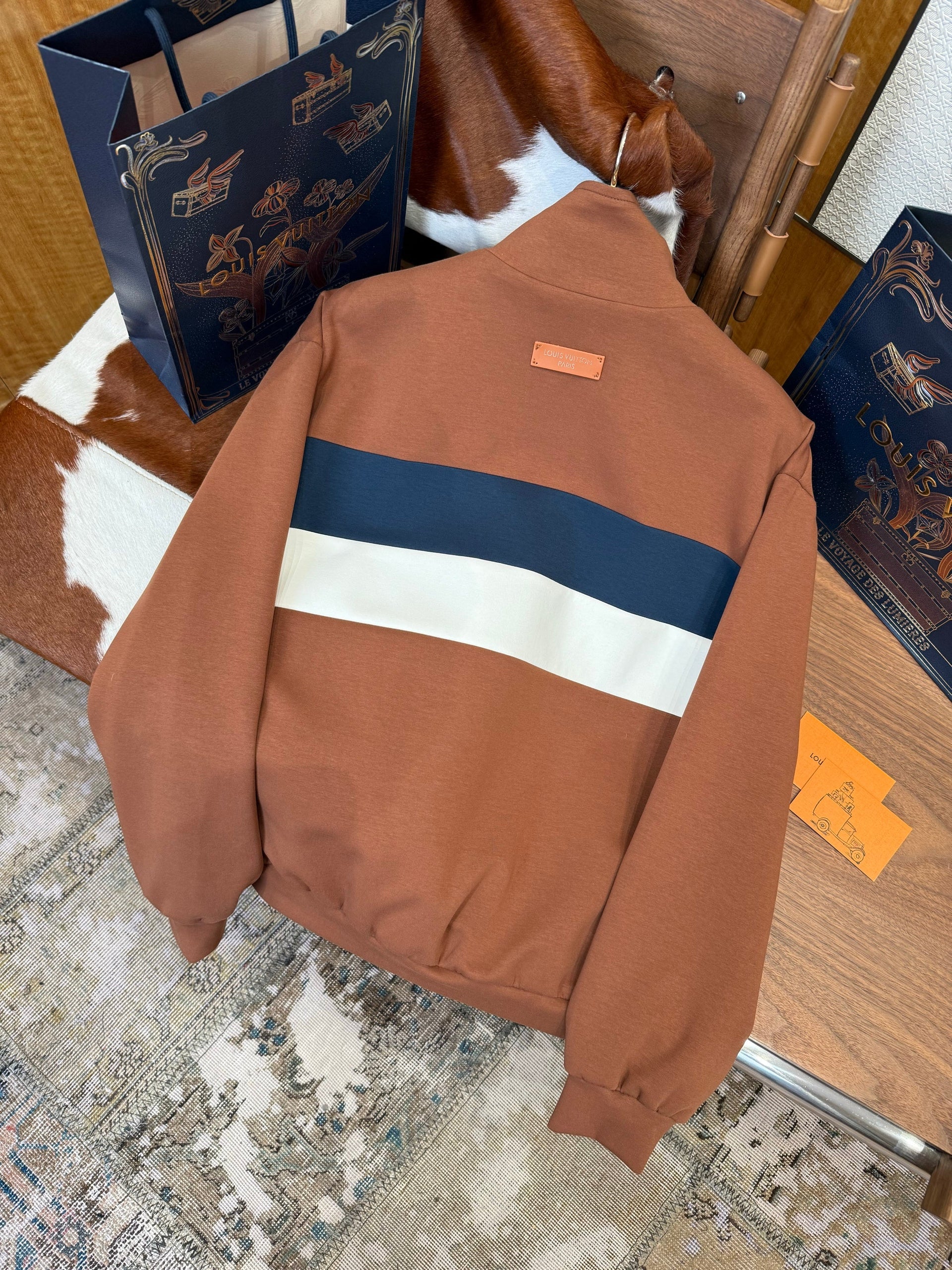 LOU JACKET