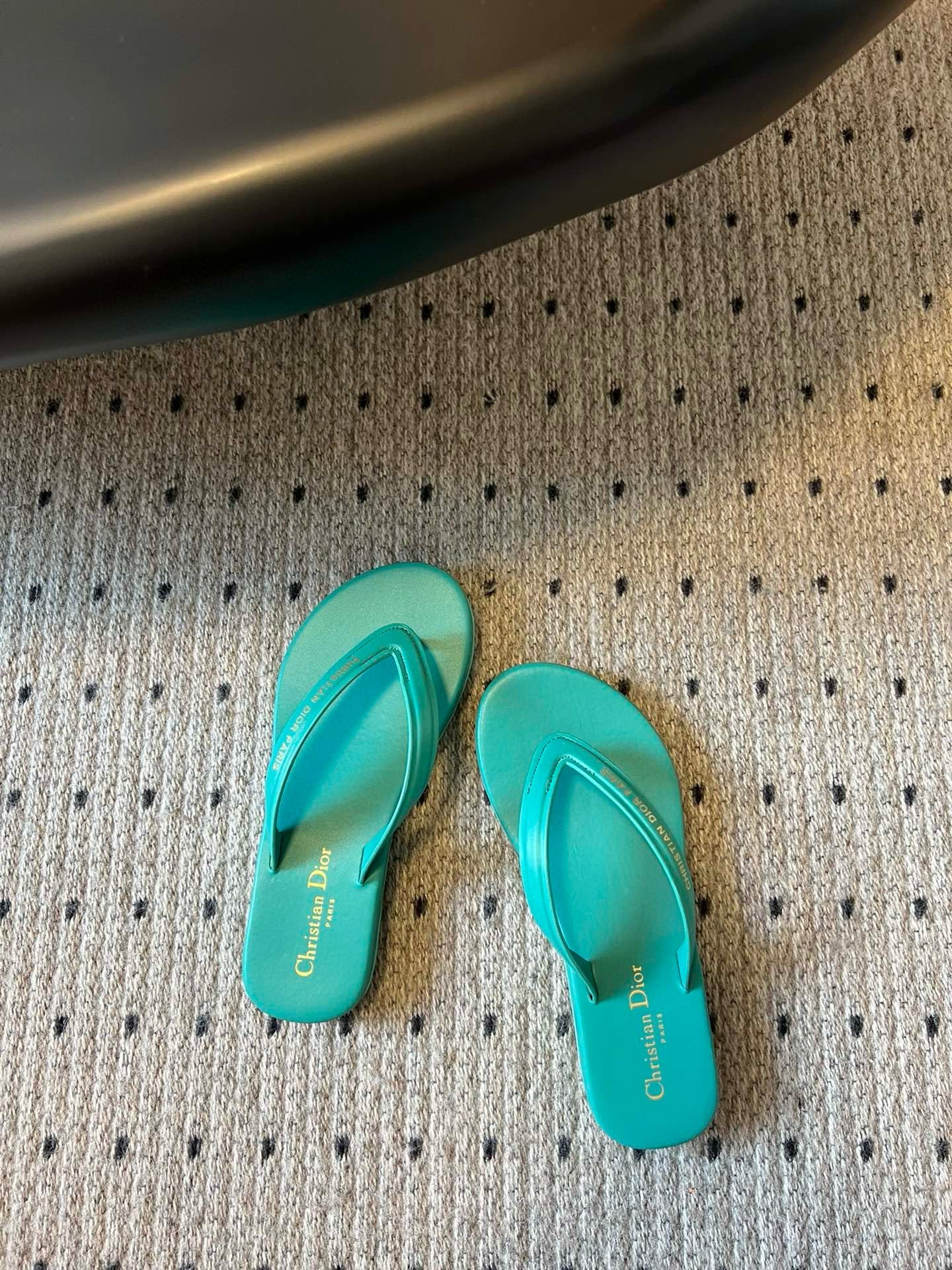 CD THONG SANDAL