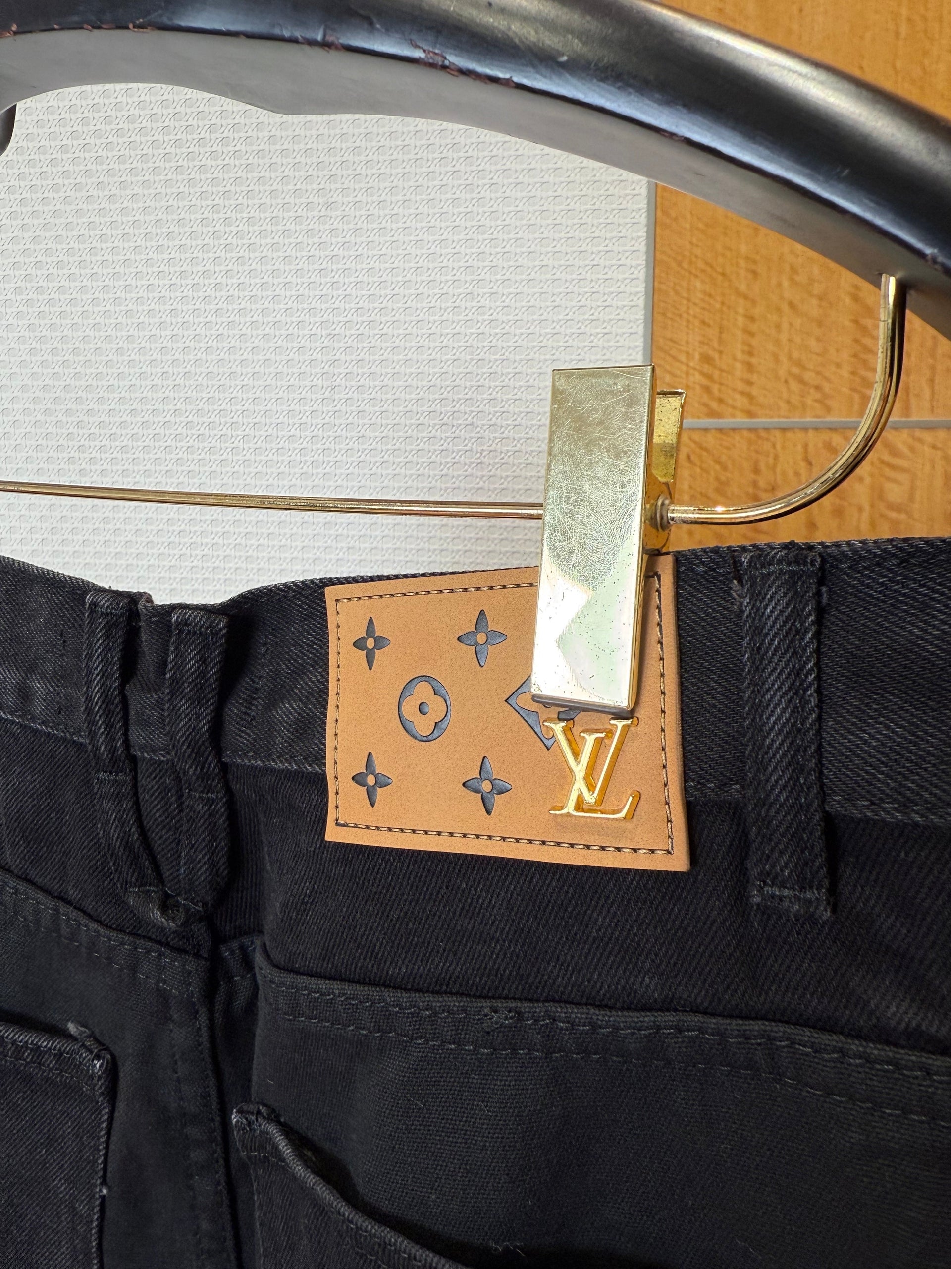 LOU JEANS