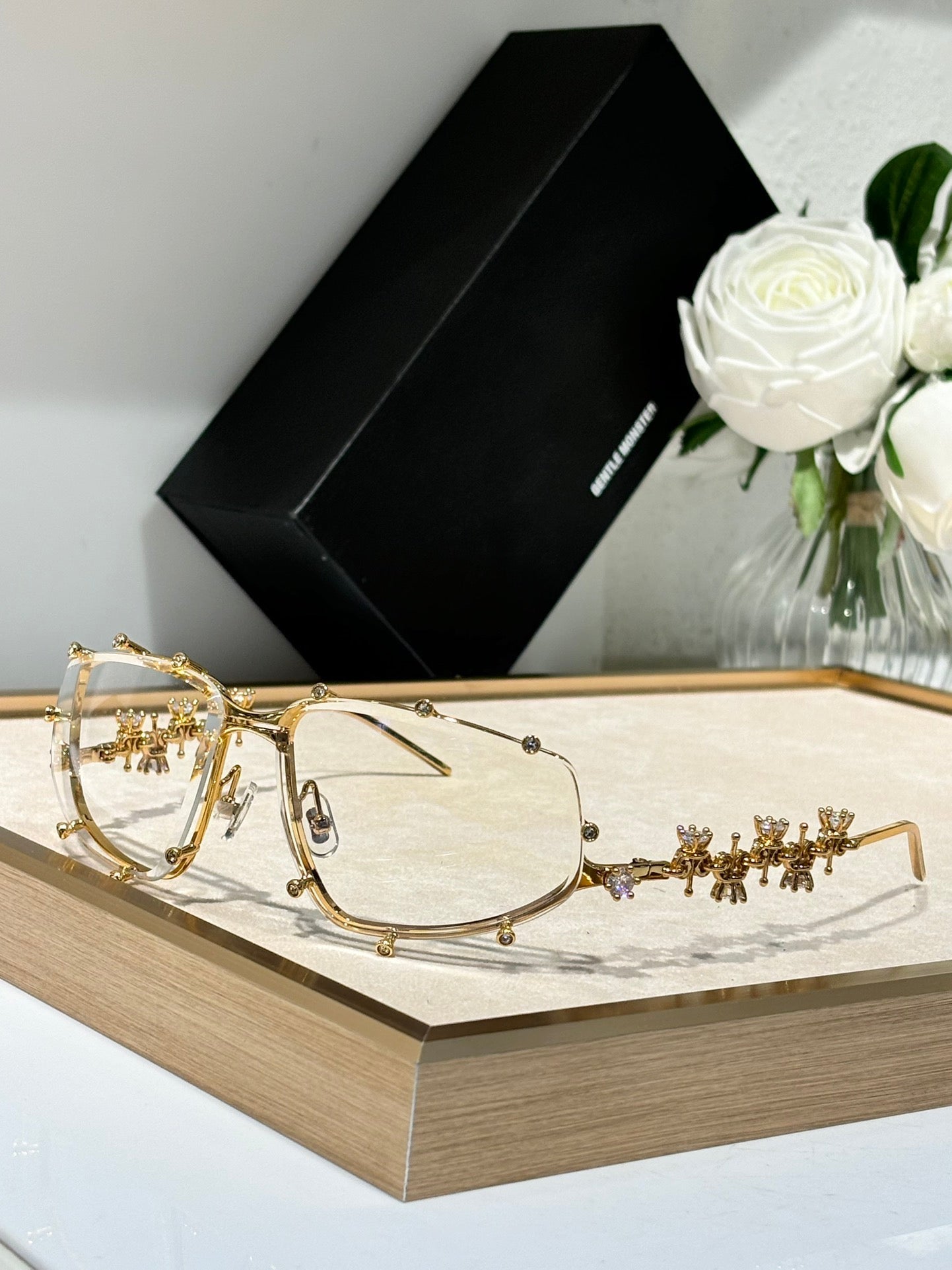 GENTLE M SUNGLASSES