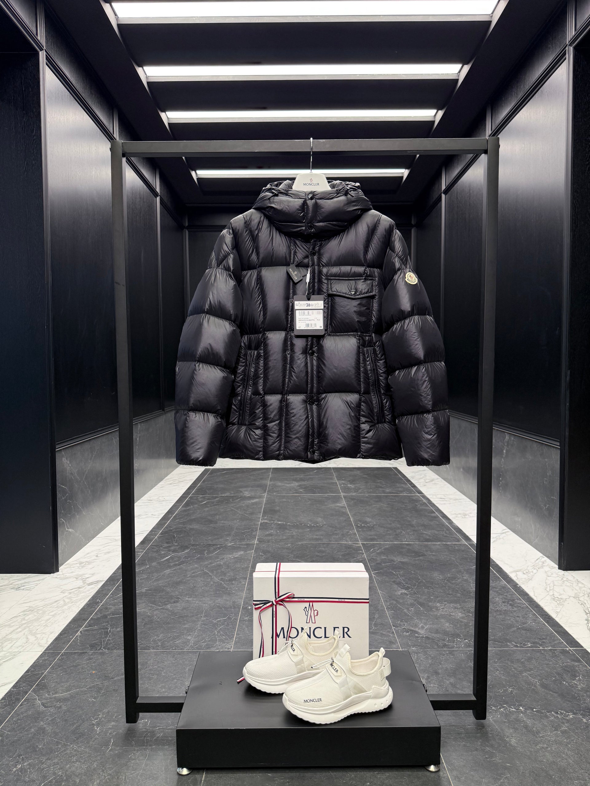 MONC SERFANTO JACKET