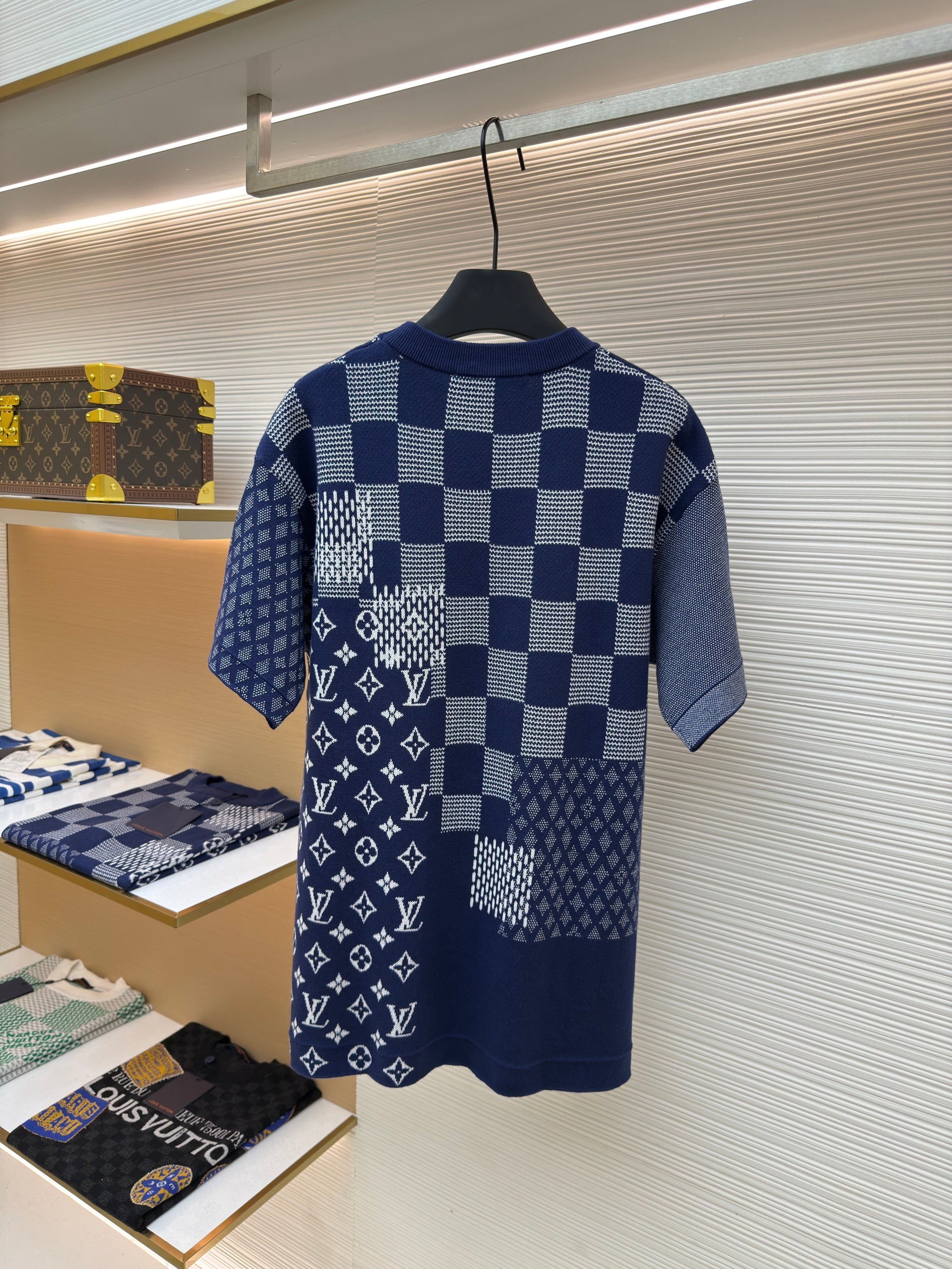 LOU T-SHIRT