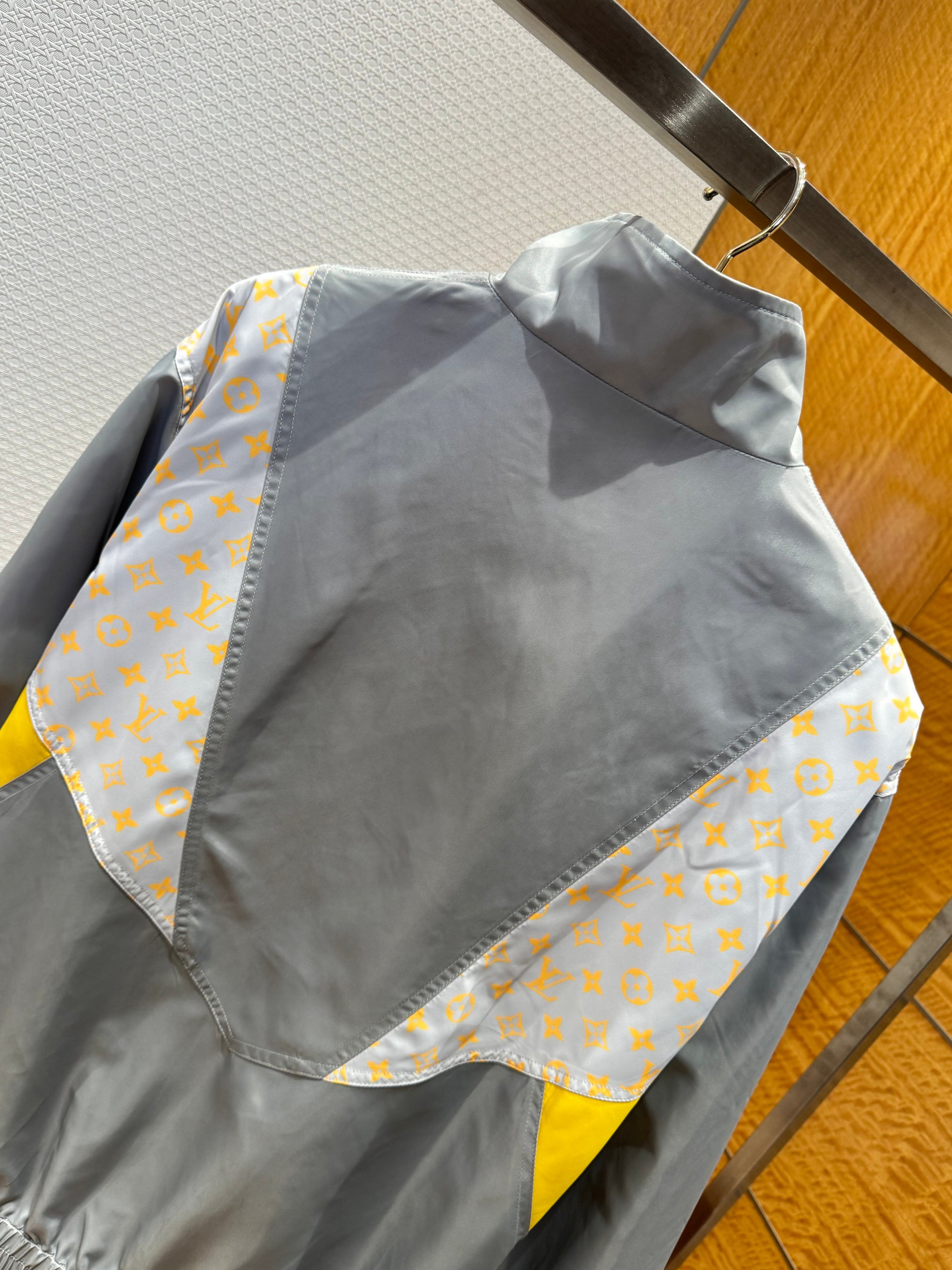 LOU JACKET