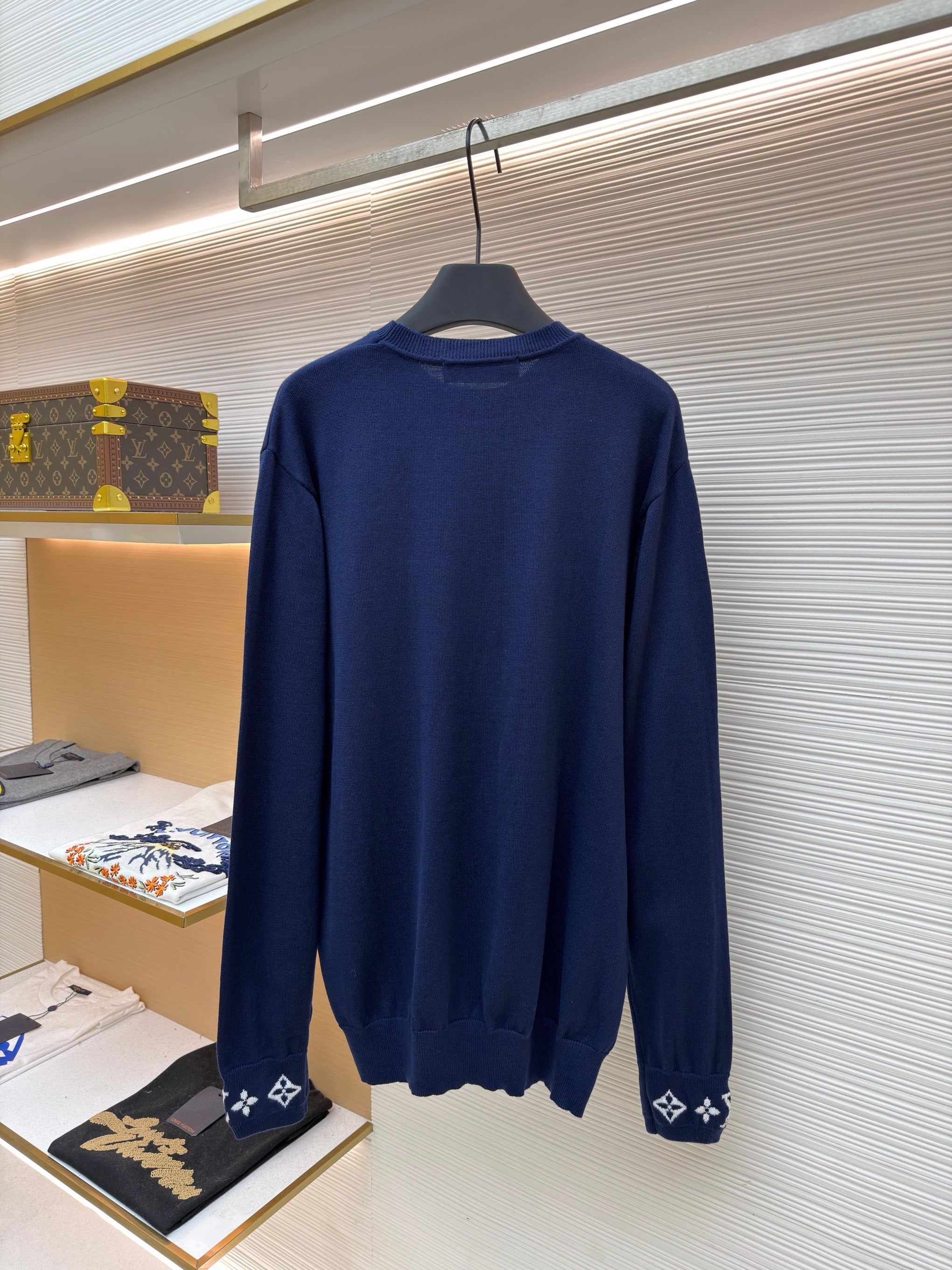 LOU JUMPER