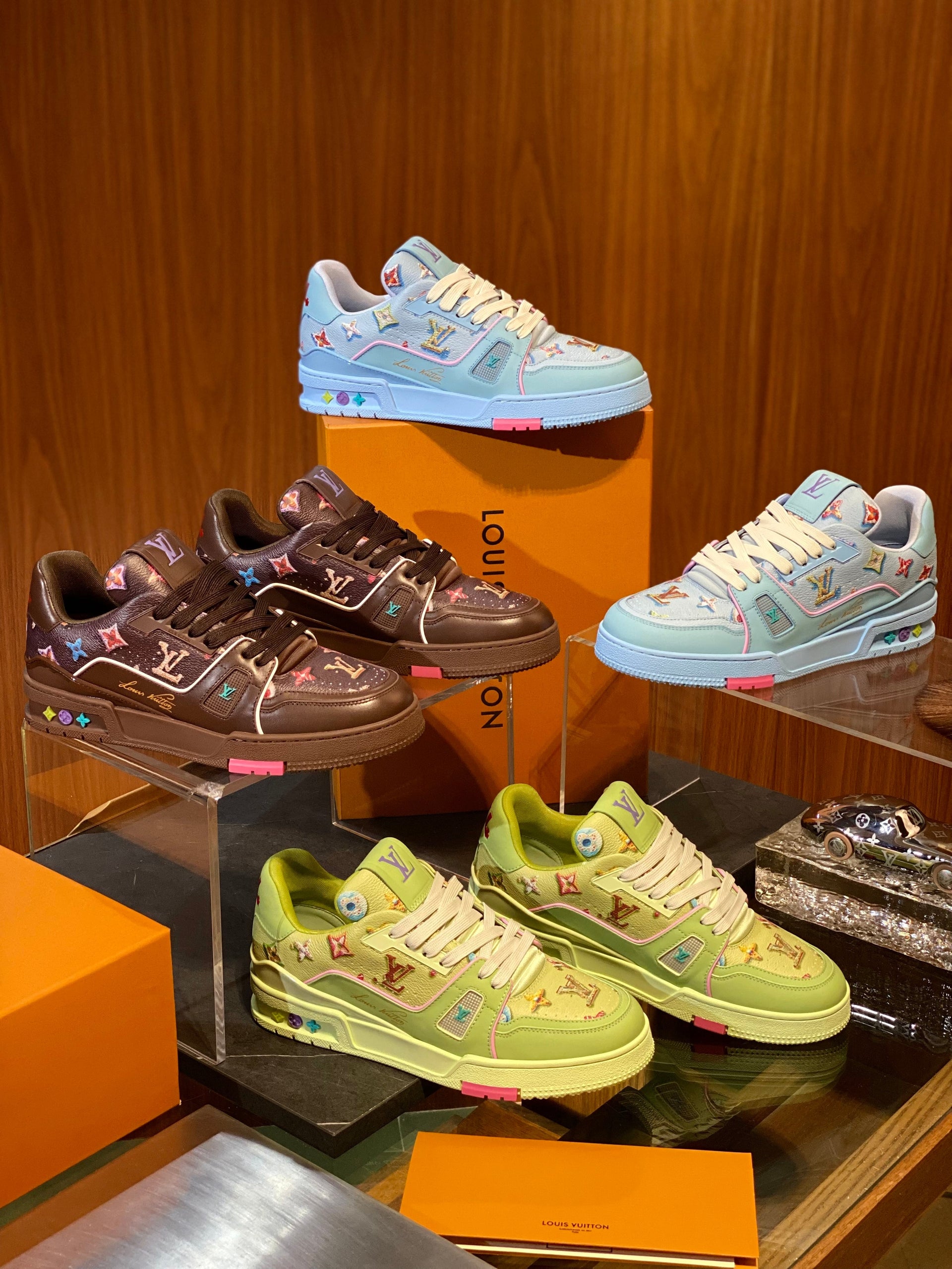 LOU SNEAKERS
