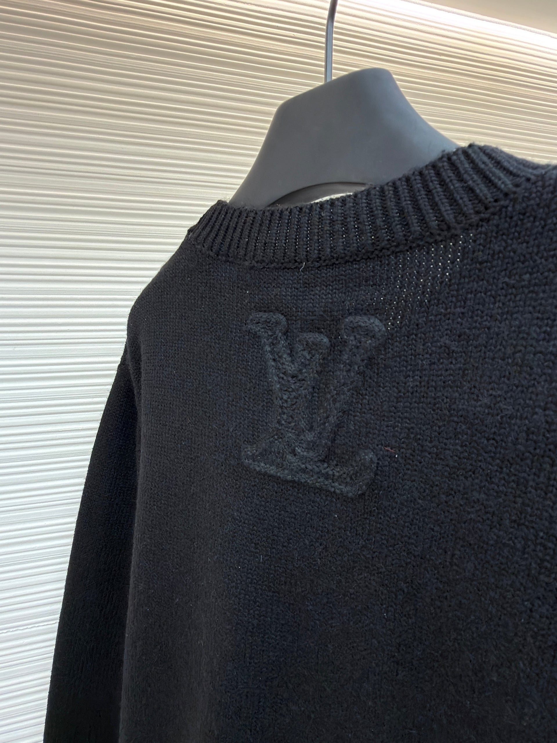 LOU JUMPER