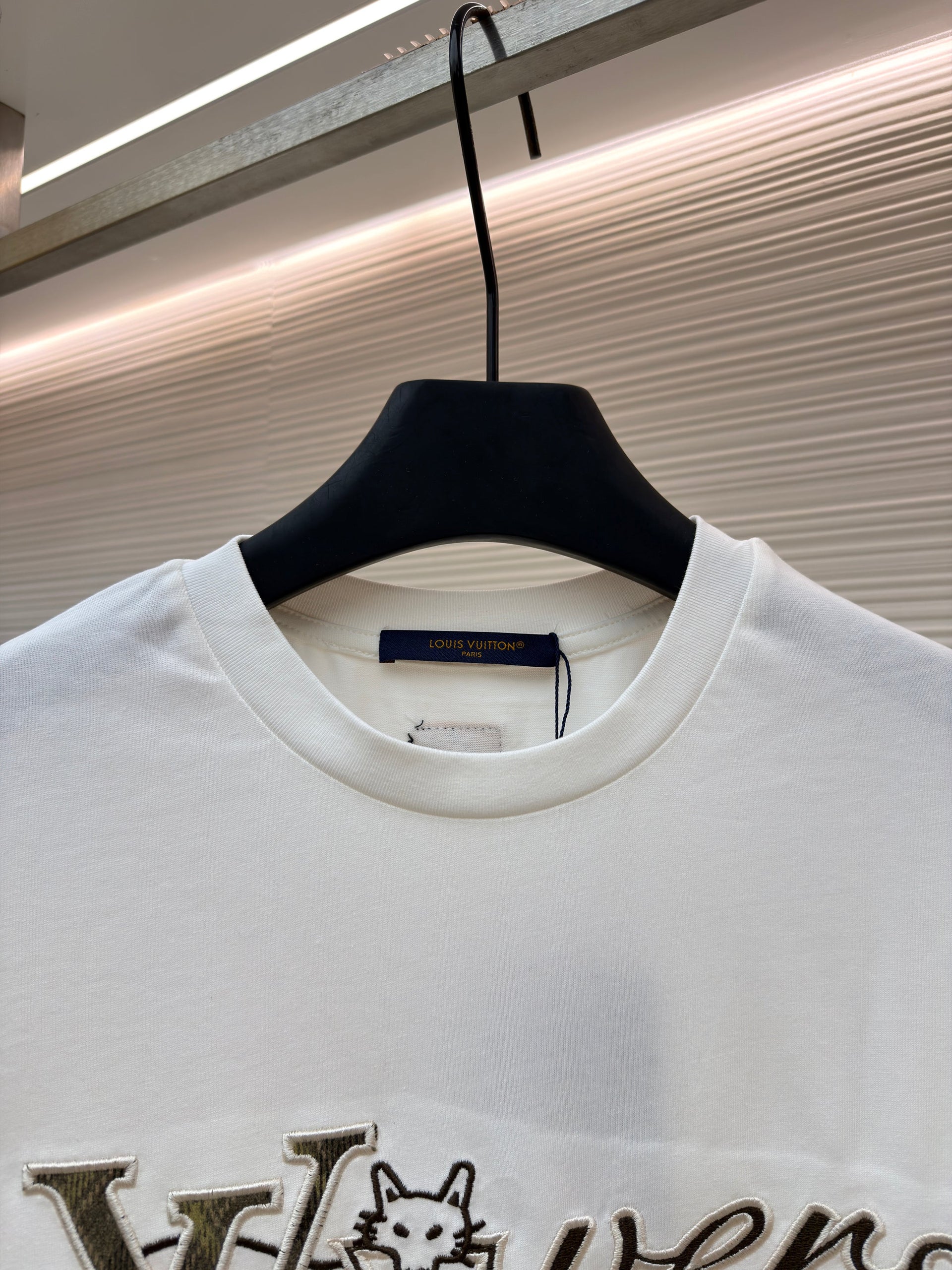 LOU T-SHIRT