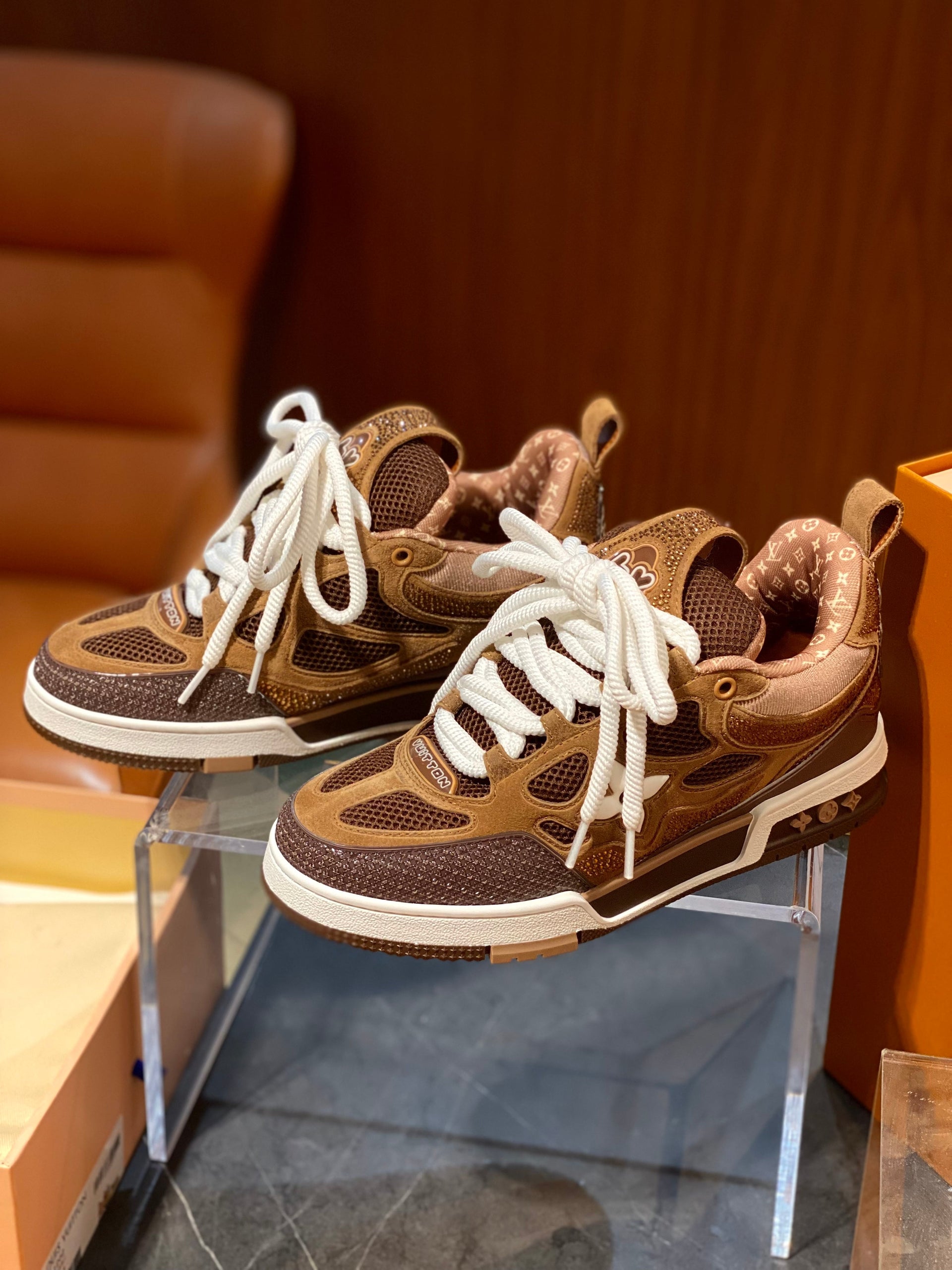 LOU TRAINERS