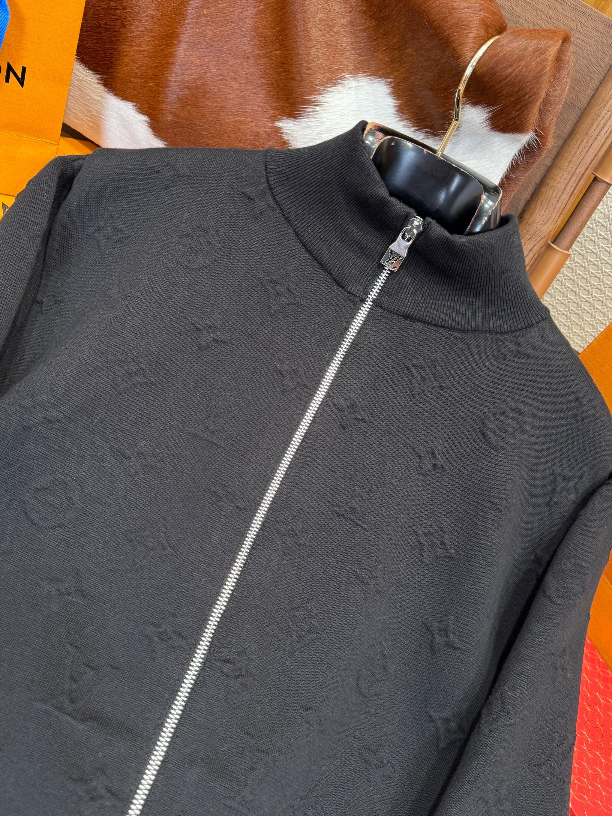 LOU ZIP CARDIGAN