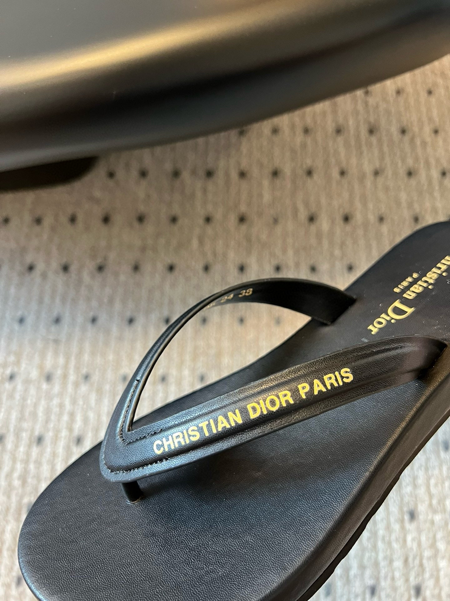 CD THONG SANDAL