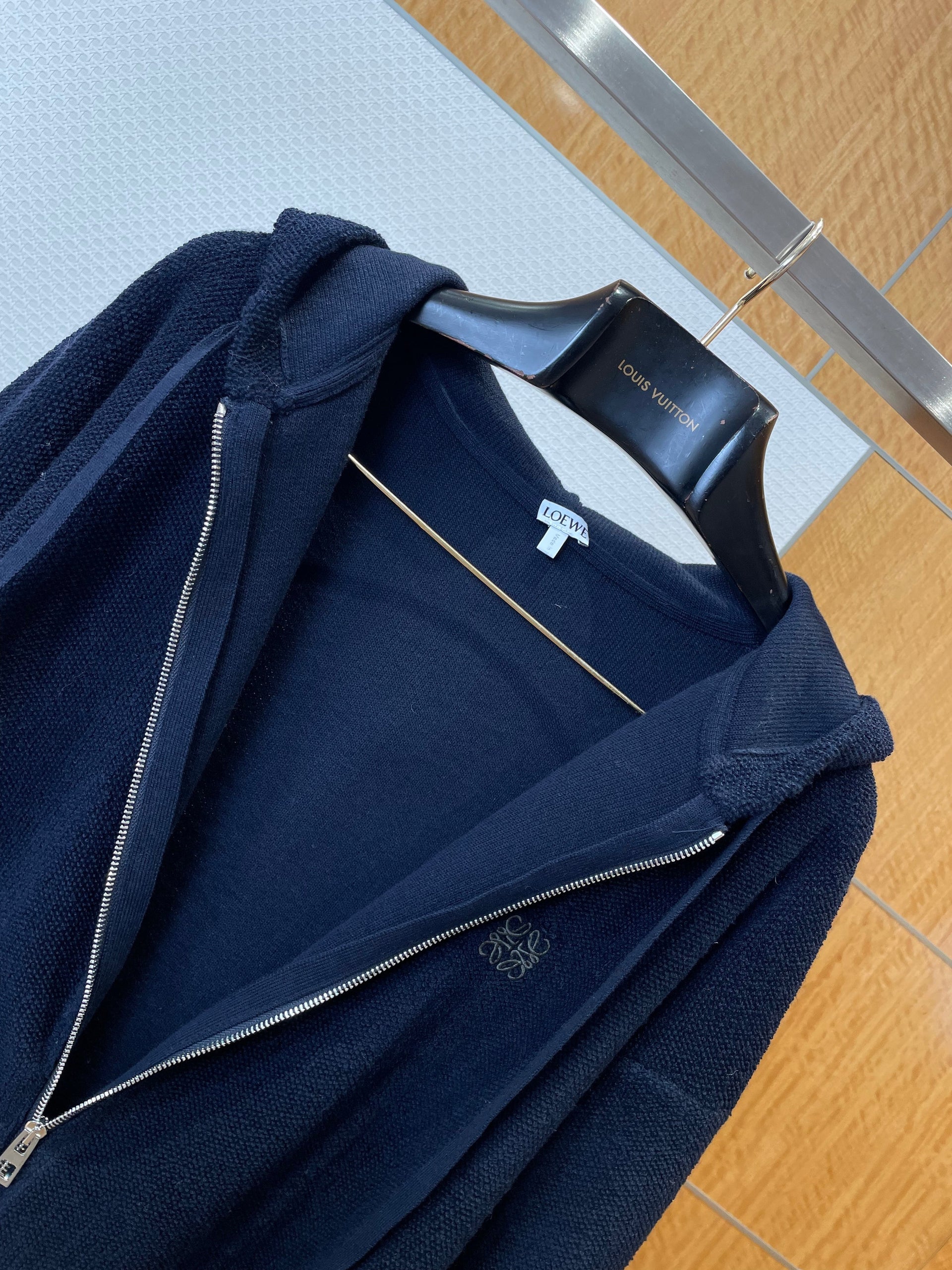 LOEW ZIP HOODIE