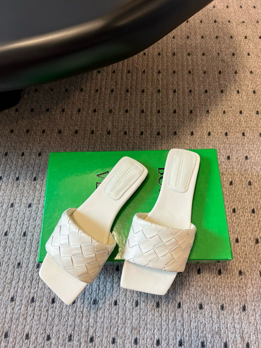 BOTT V SANDALS