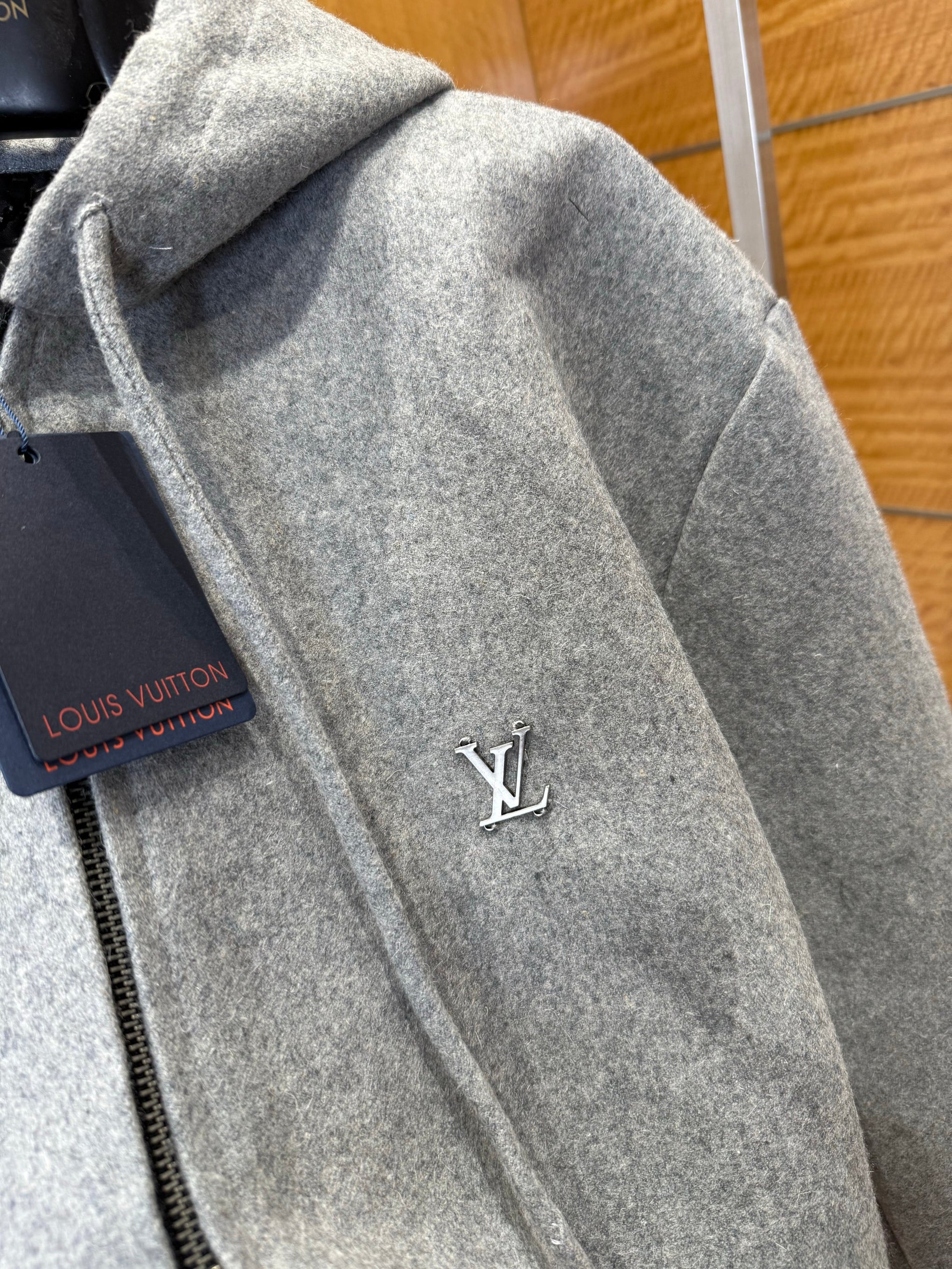 LOU ZIP HOODIE