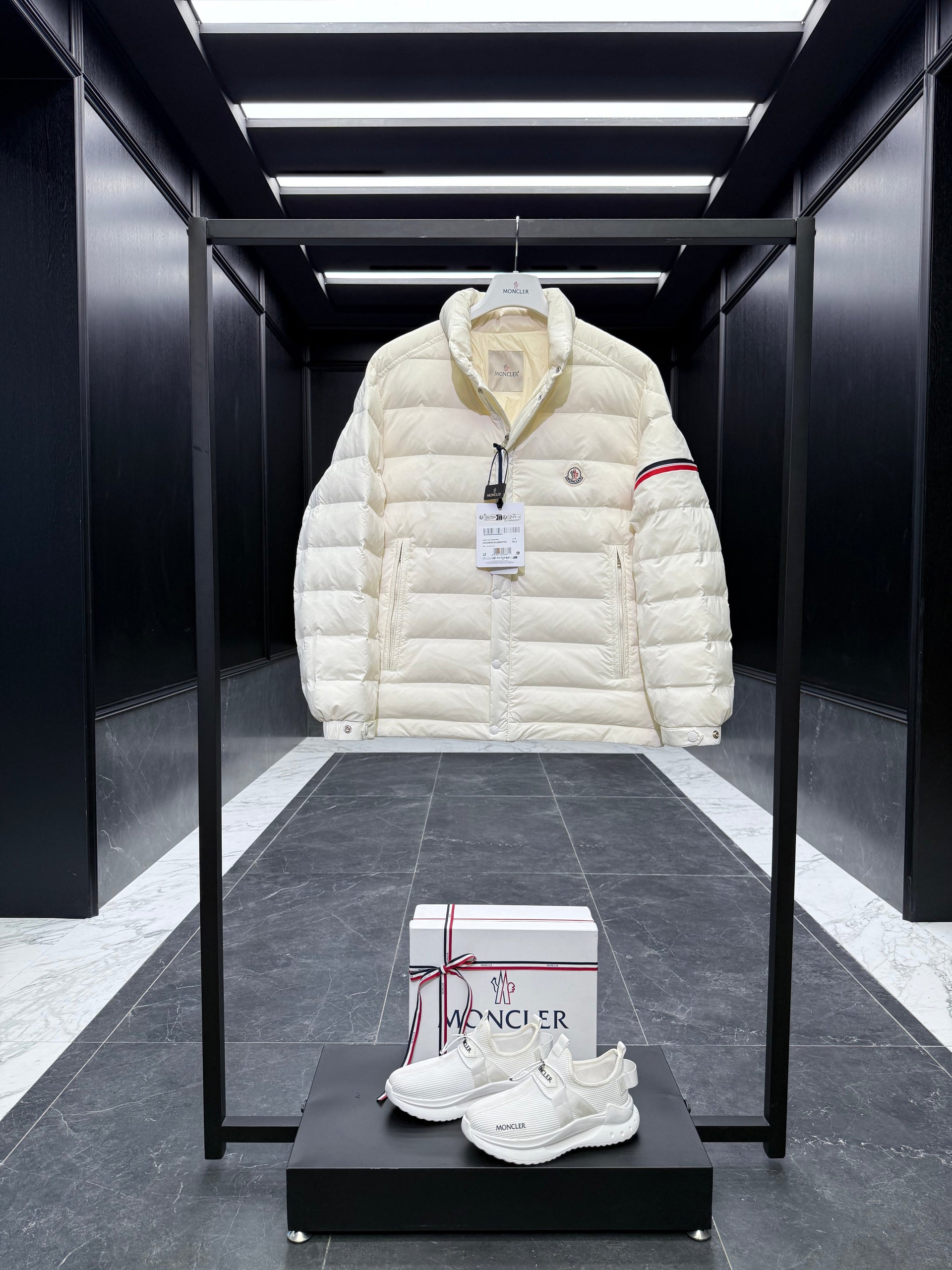 MONC COLOMB JACKET