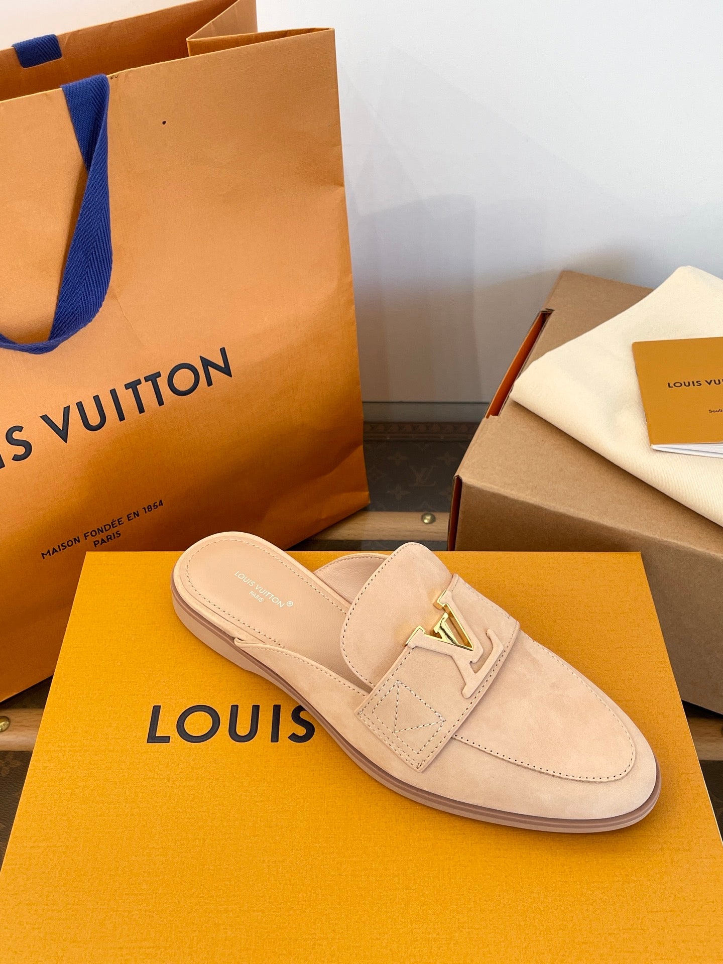 LOU MULES