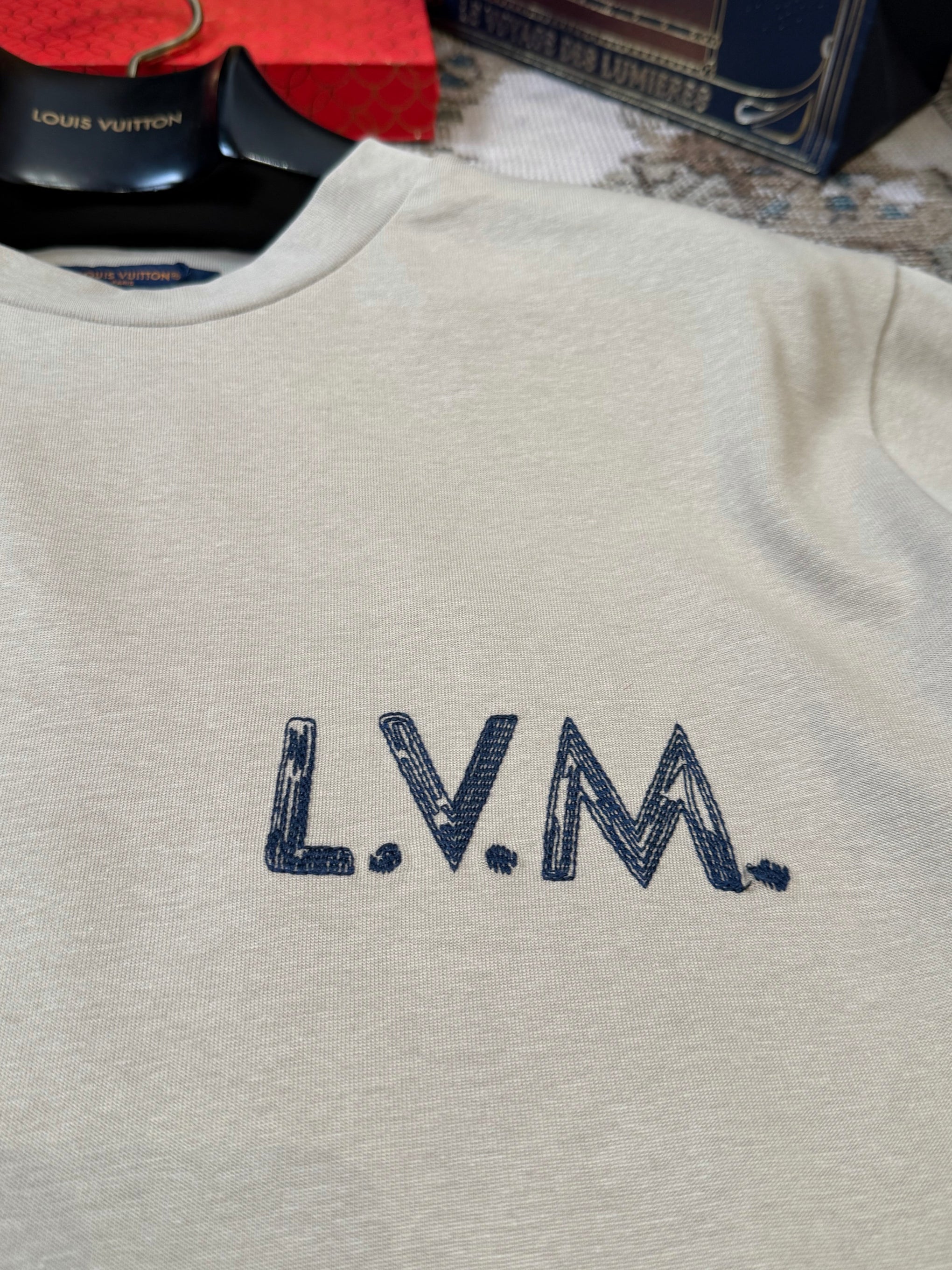 LOU T-SHIRT